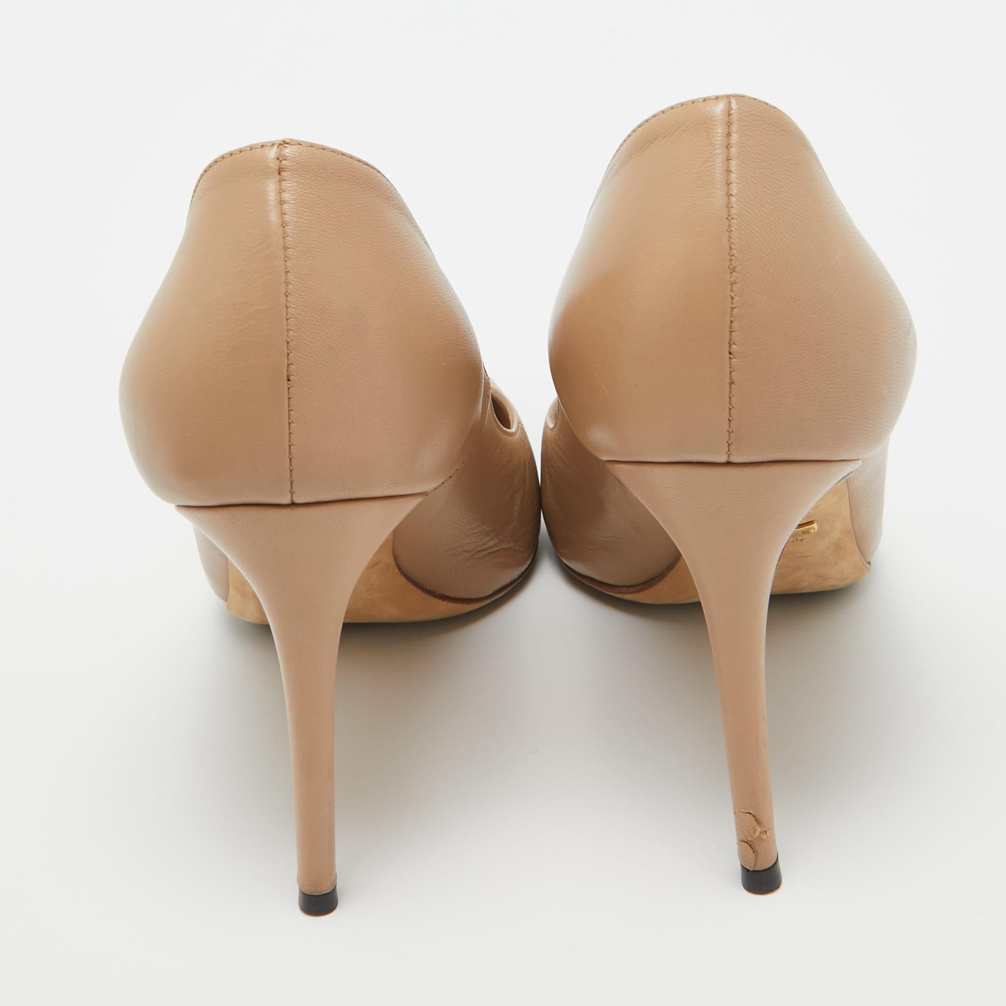 Gucci Brown Leather Pointed Toe Pumps Size 37 For Sale 2