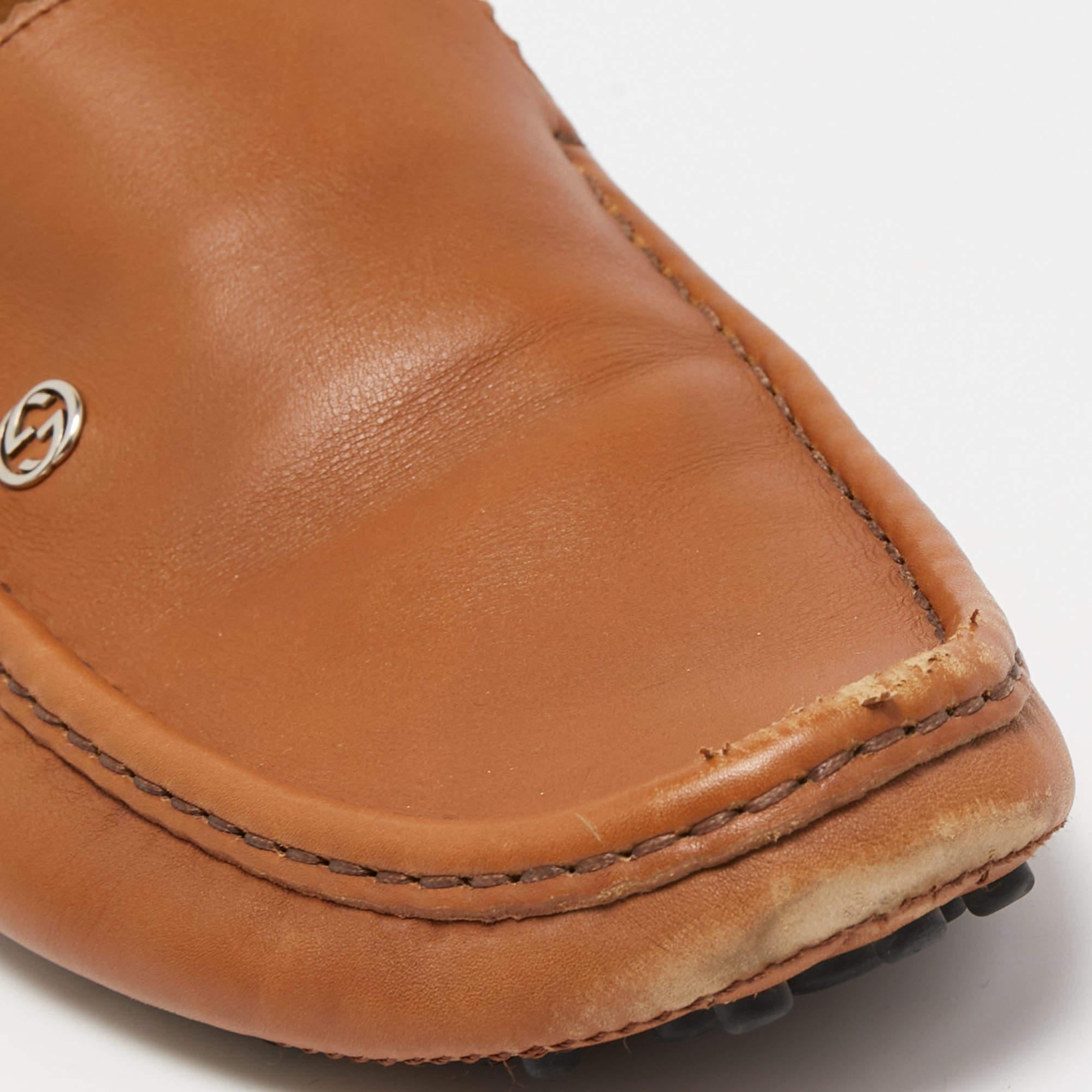 Gucci Brown Leather Slip On Loafers Size 43.5 In Good Condition For Sale In Dubai, Al Qouz 2