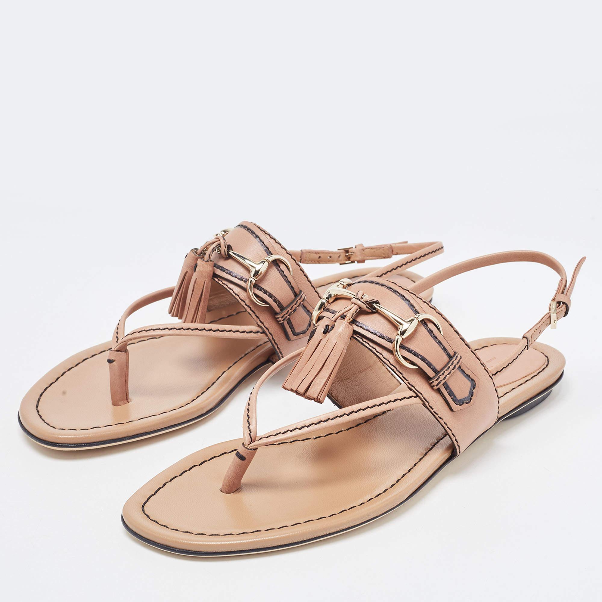 Gucci Brown Leather T-Strap Flat Sandals Size 37.5 In New Condition In Dubai, Al Qouz 2