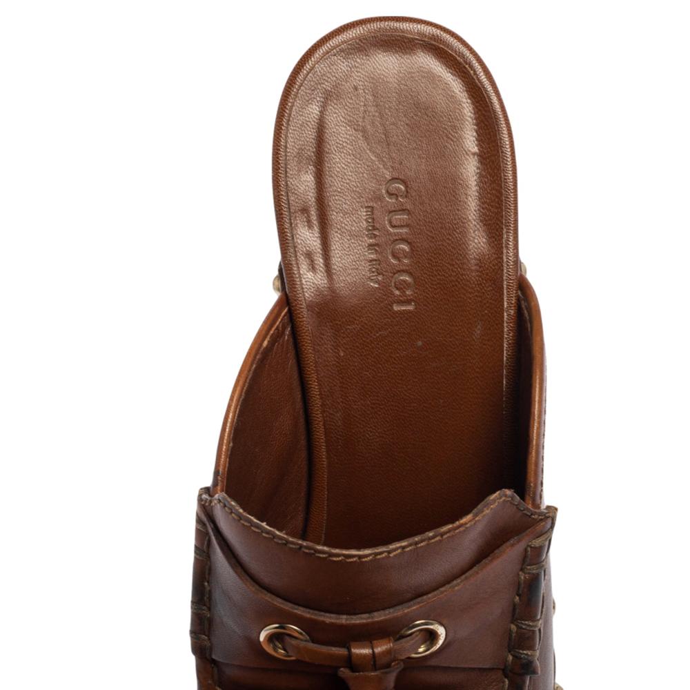 Gucci Brown Leather Tassel Platform Clog Sandals Size 37.5 In Good Condition In Dubai, Al Qouz 2