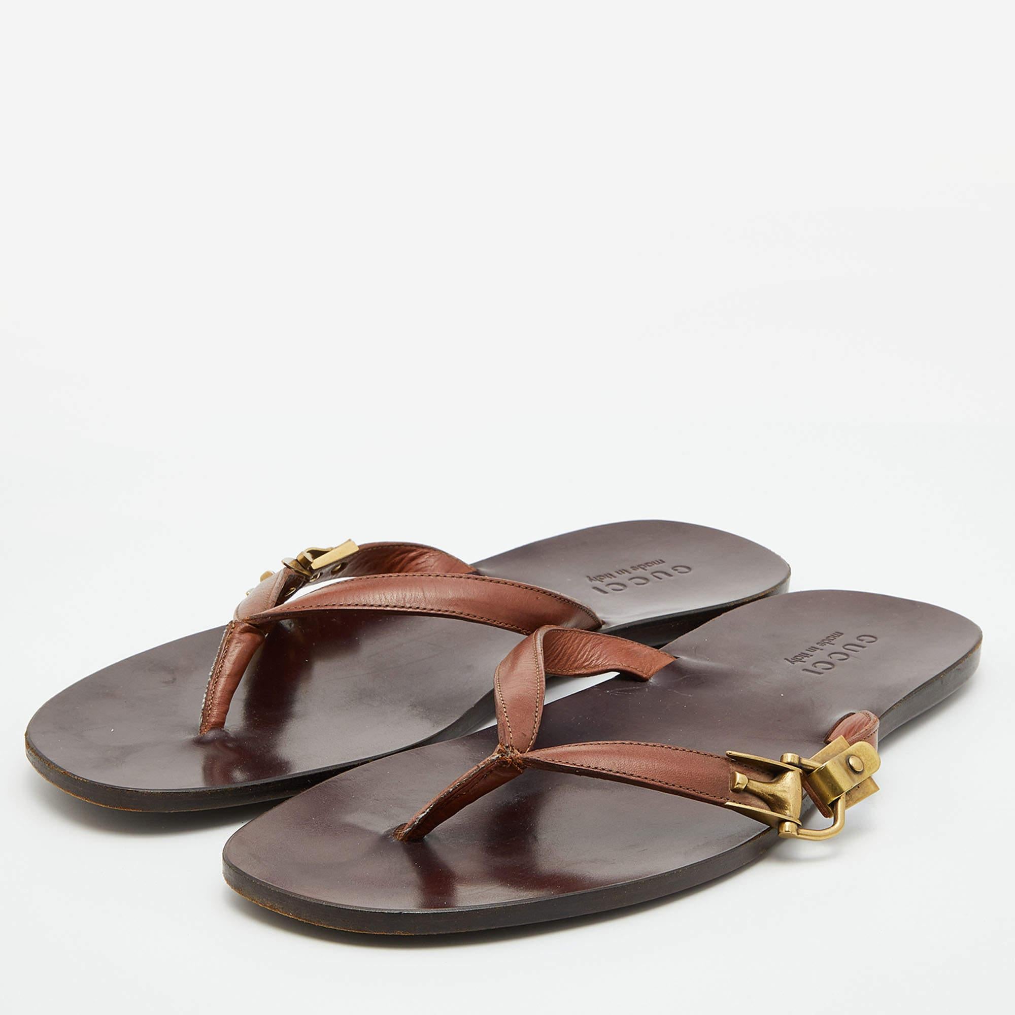 Gucci Brown Leather Thong Flats Size 43 In Good Condition In Dubai, Al Qouz 2