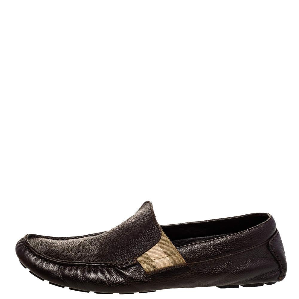 Gucci Brown Leder Web Detail Slip-On Loafers Größe 43 im Angebot 1