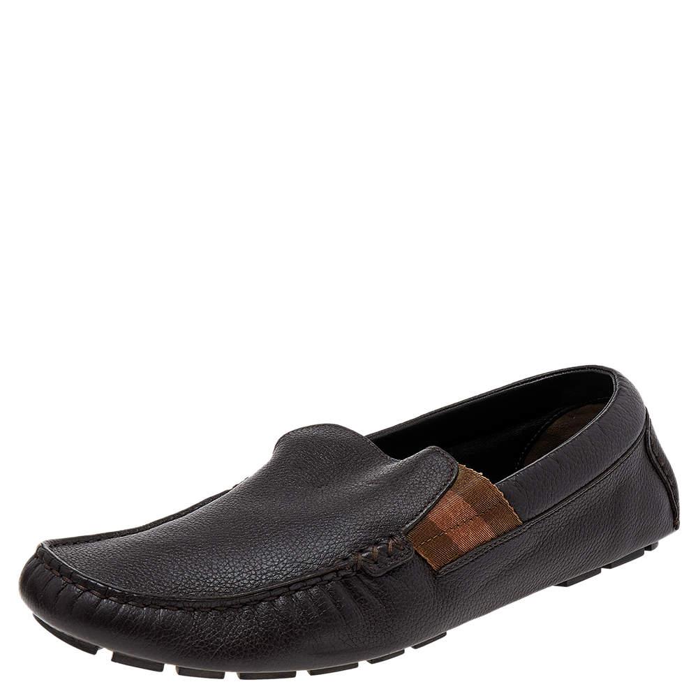 Gucci Brown Leather Web Slip On Loafers Size 41.5 In Good Condition For Sale In Dubai, Al Qouz 2