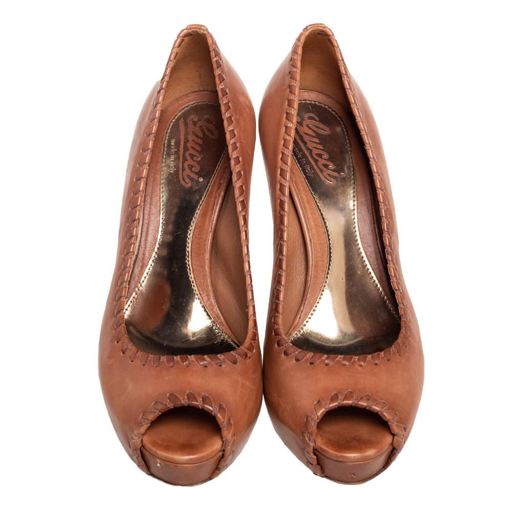 Gucci Chaussures à plateforme en cuir Brown Whipstitch Peep-Toe Taille 38 Pour femmes en vente
