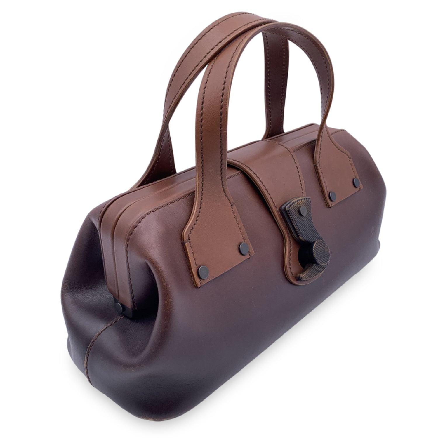 Gucci Brown Leather Wood Hook Closure Handbag Satchel Doctor Bag In Good Condition In Rome, Rome