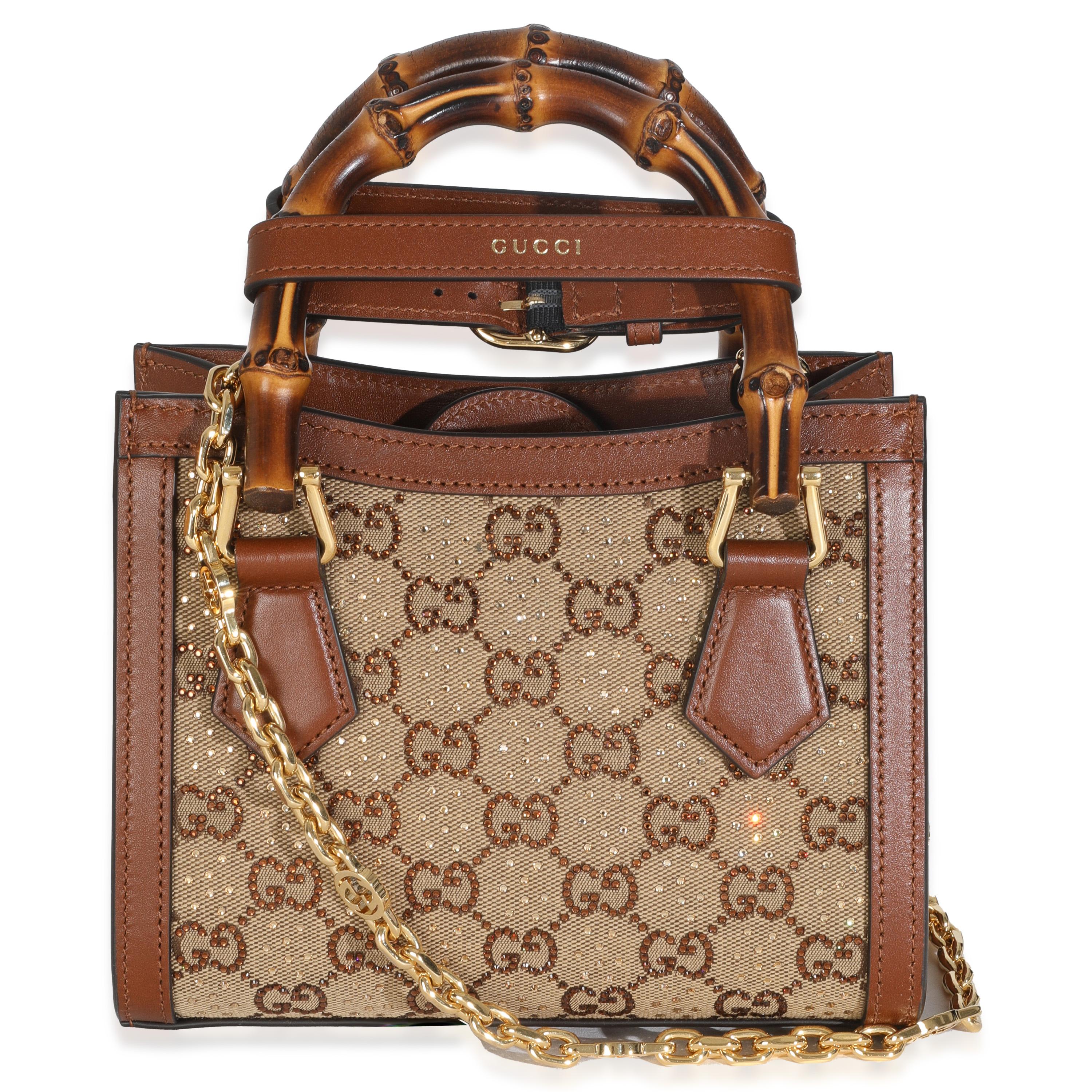 Titolo dell'elenco: Gucci &New Canvas Charisma Pelle di Vitello Cristallo GG Monogram Mini Diana Tote
SKU: 147225
MSRP: 4490.00 USD
Condizioni: Usato 
Condizioni della borsa: Eccellente
Commenti sulle condizioni: L'articolo è in ottime condizioni e