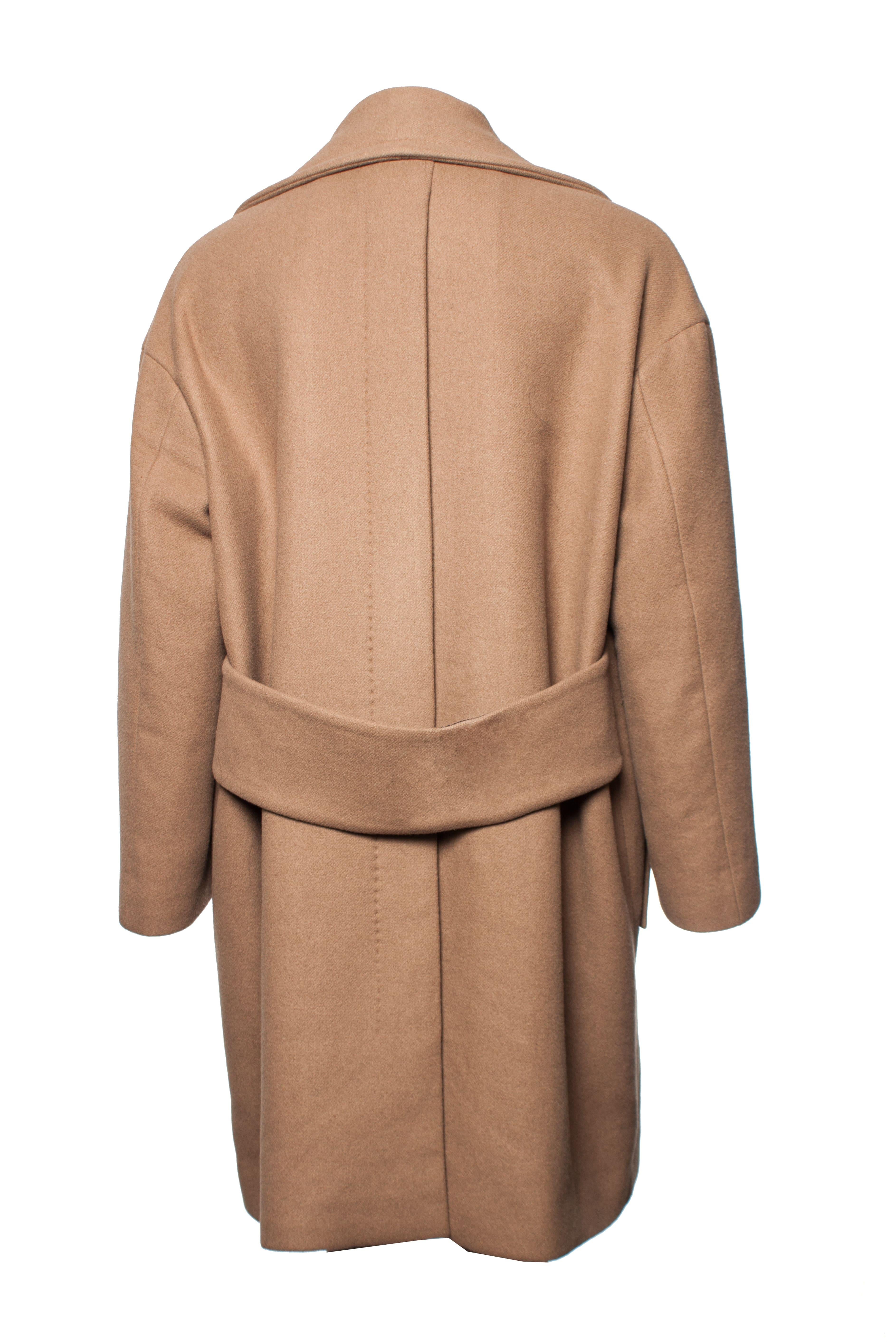 Gucci, Brown oversized cashmere coat. For Sale 3
