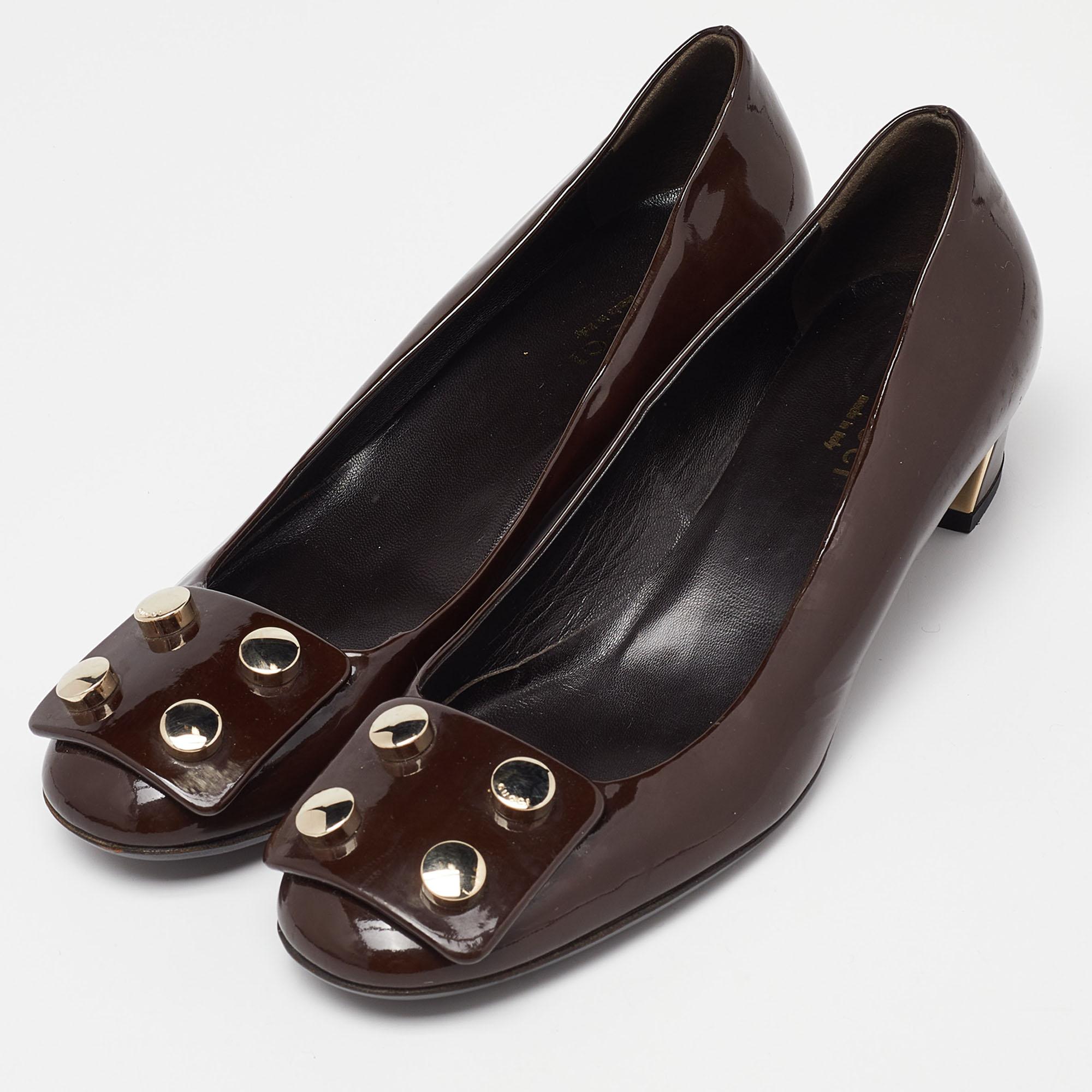 Make a chic style statement with these designer pumps. They showcase sturdy heels and durable soles, perfect for your fashionable outings!