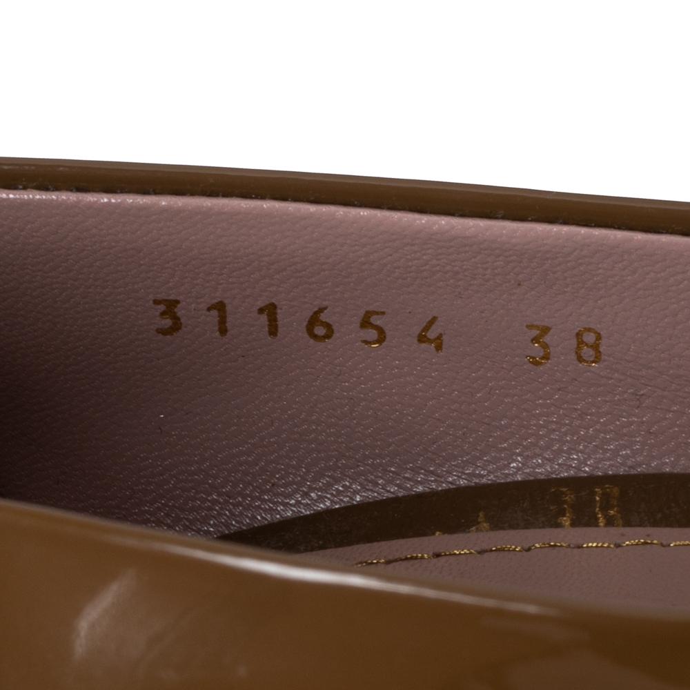 Gucci Brown Patent Leather Peep-Toe Cork Platform Pumps Size 38 For Sale 3