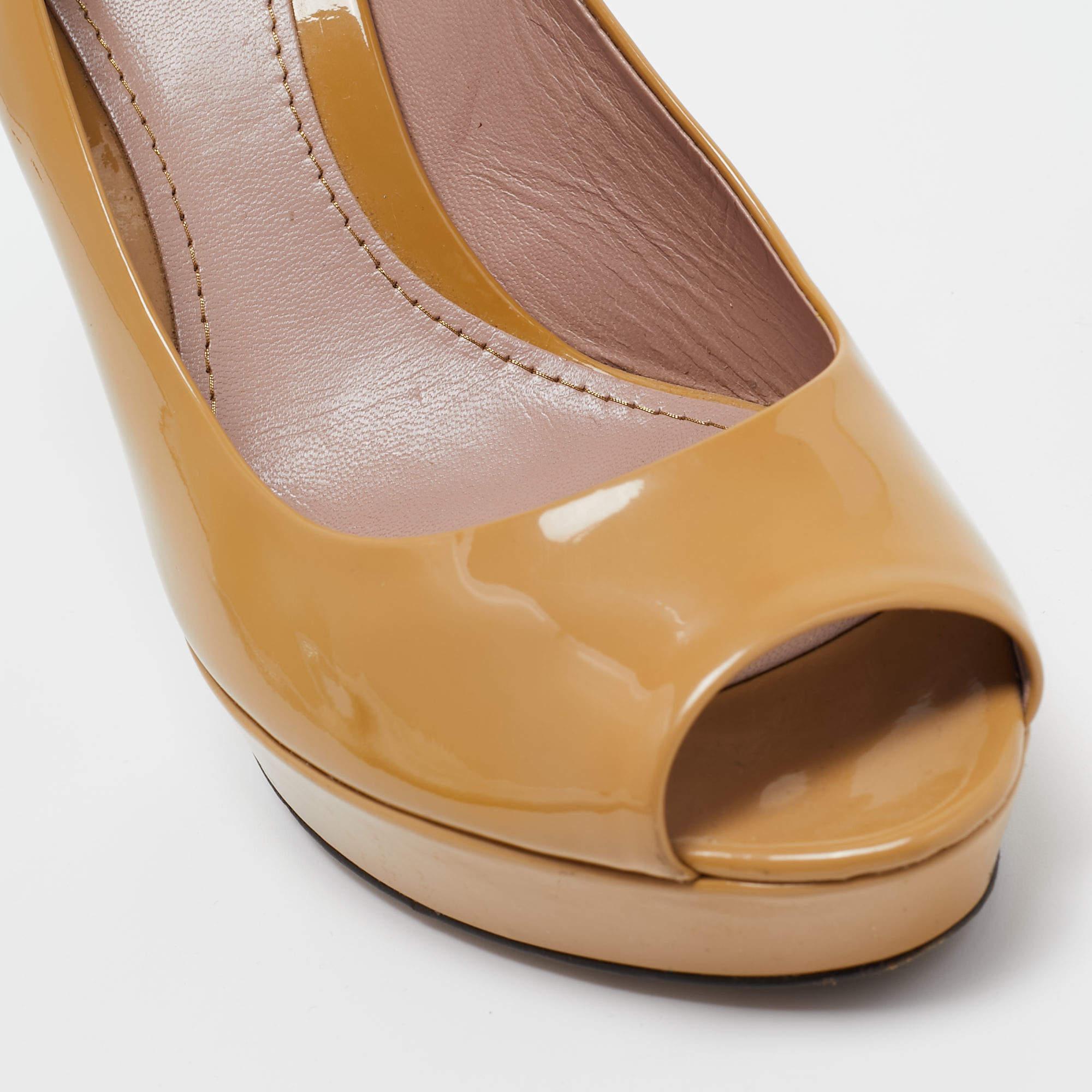 Gucci Brown Patent Leather Peep Toe Platform Pumps Size 39 For Sale 2