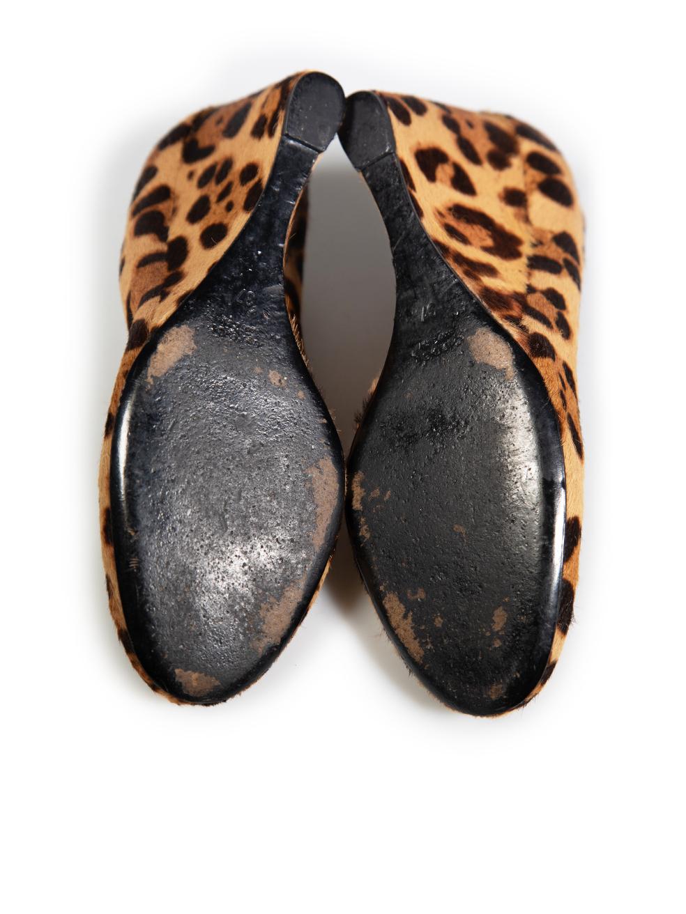 Gucci Brown Pony Hair Leopard Print Wedges Size IT 37 In Good Condition For Sale In London, GB