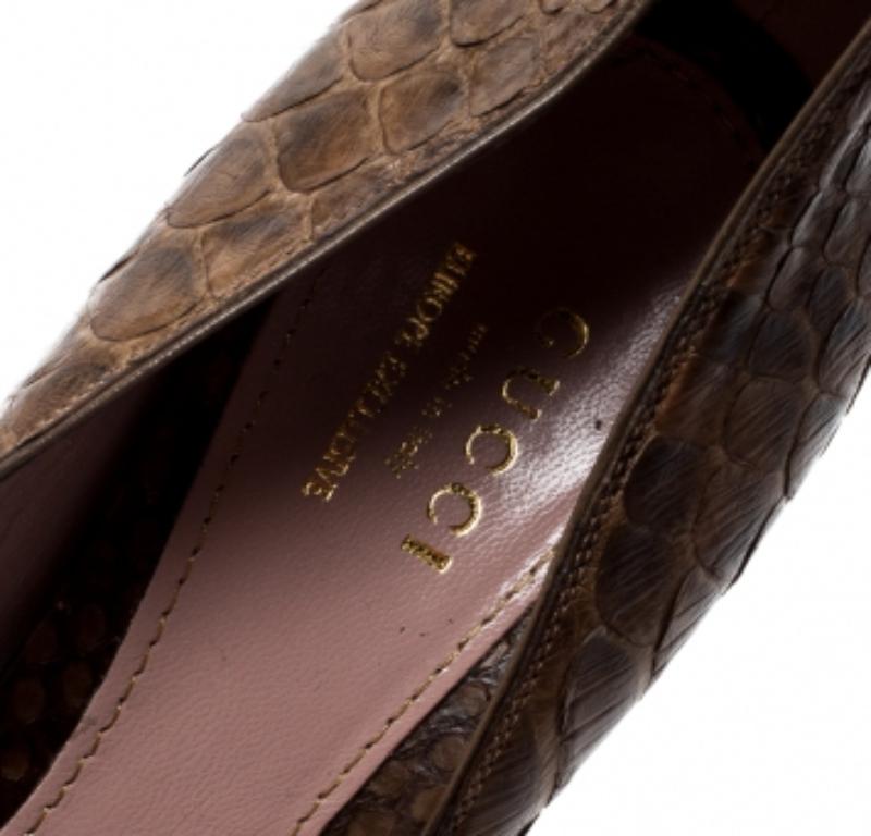 Nero Gucci Pumps con plateau in pitone marrone, esclusive per l'Europa, taglia 38 in vendita
