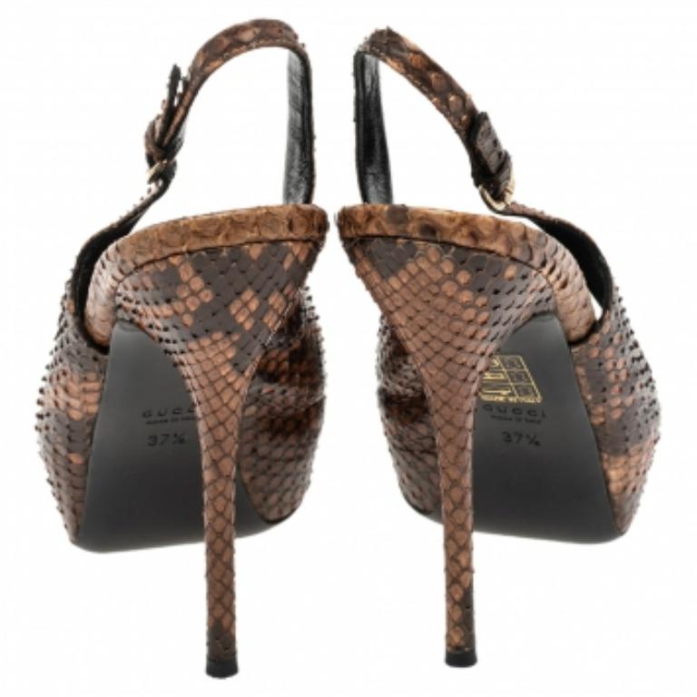 Gucci Sandalias de piel de pitón marrón Sofia Plataforma Peep Toe Slingback Talla 37.5 en venta 2