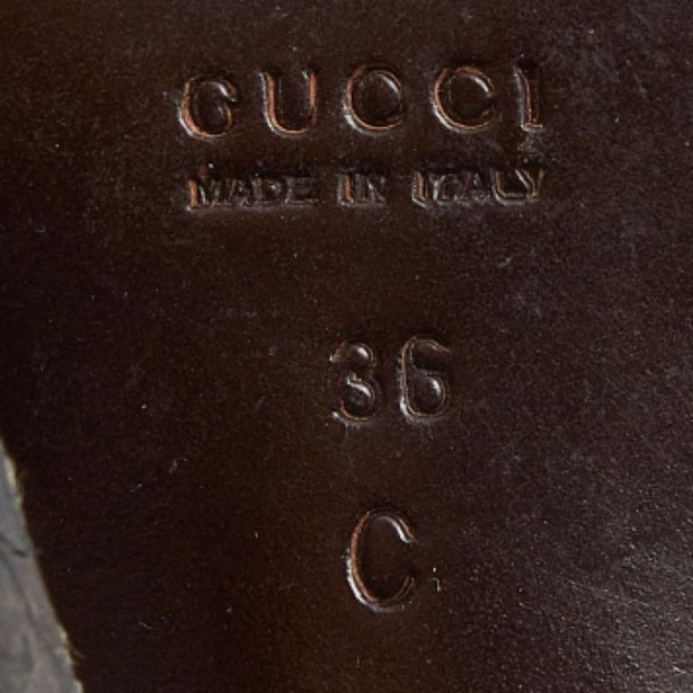 Nero Gucci Sandali a punta con cinturino alla caviglia in pitone marrone misura 36 in vendita