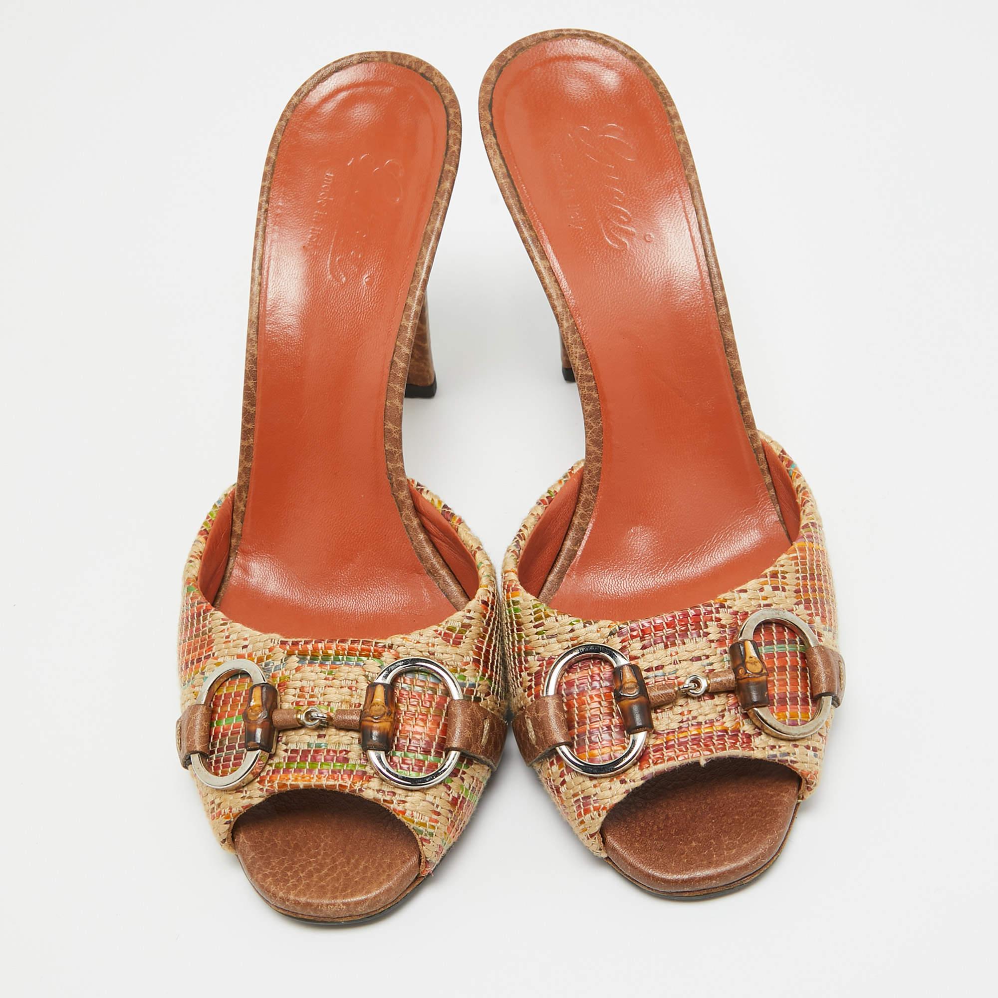 Gucci Brown Raffia  Horsebit Slide Sandals Size 37 In Good Condition In Dubai, Al Qouz 2