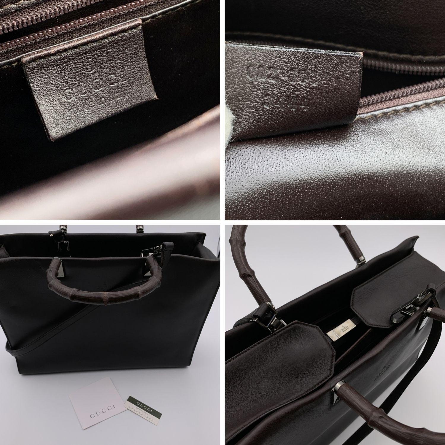 Beautiful Gucci Bamboo tote bag in brown smooth leather. Double distinctive Bamboo handle. 'Gucci - Made in Italy' engraved on the front. Push closure on top.. Brown leather lining. 1 side zip pocket and 1 side open pocket inside. Removable shoulder