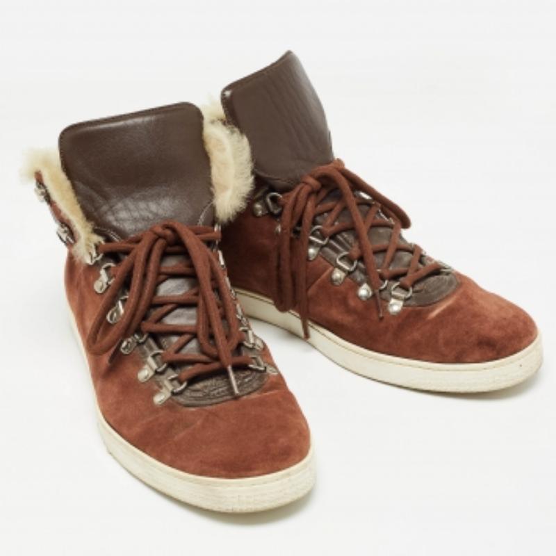 Gucci, scarpe da ginnastica alte in pelle scamosciata e pelliccia marrone taglia 43 in vendita 1