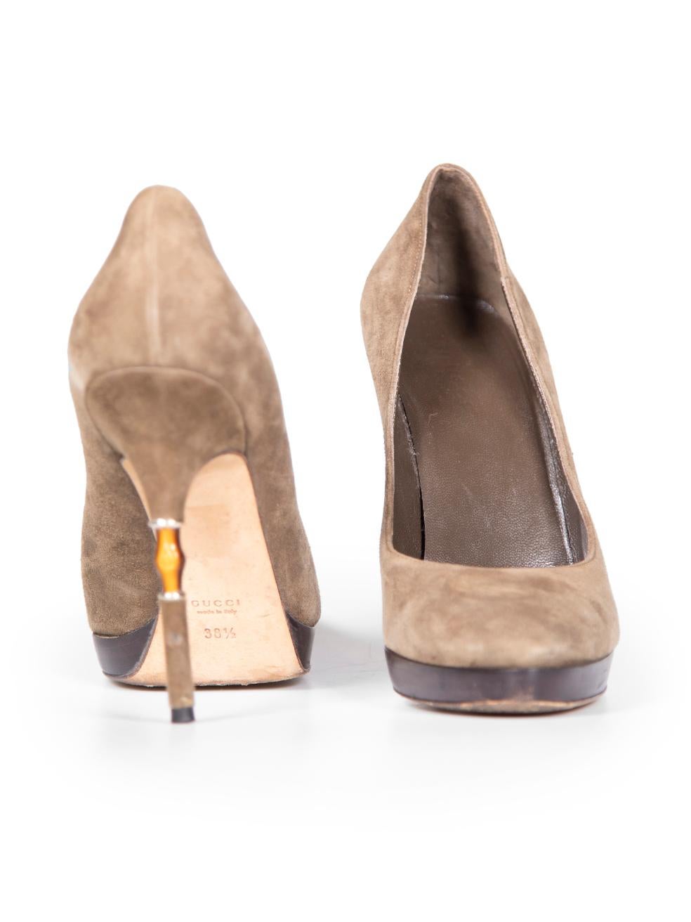 Gucci Brown Suede Bamboo Accent Platform Pumps Size IT 38.5 In Good Condition For Sale In London, GB