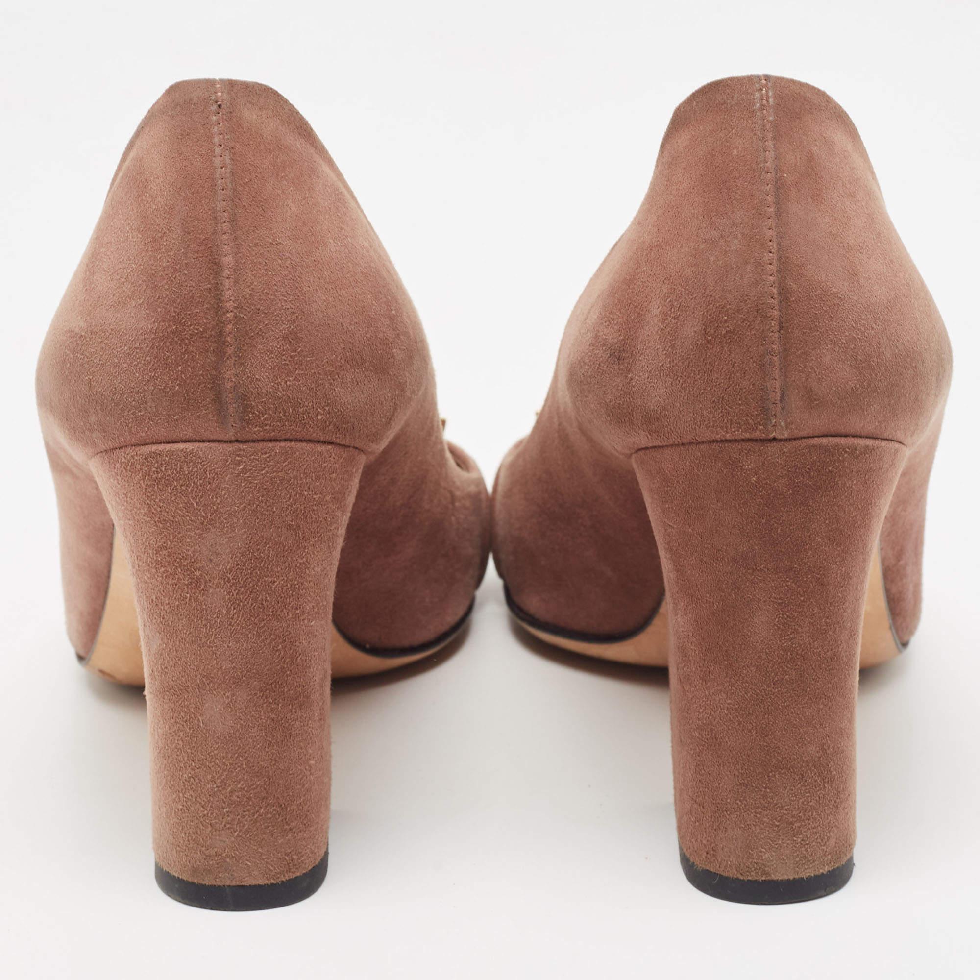 Donna Gucci Pumps con tacco a blocco in pelle scamosciata marrone con dettaglio fibbia taglia 39