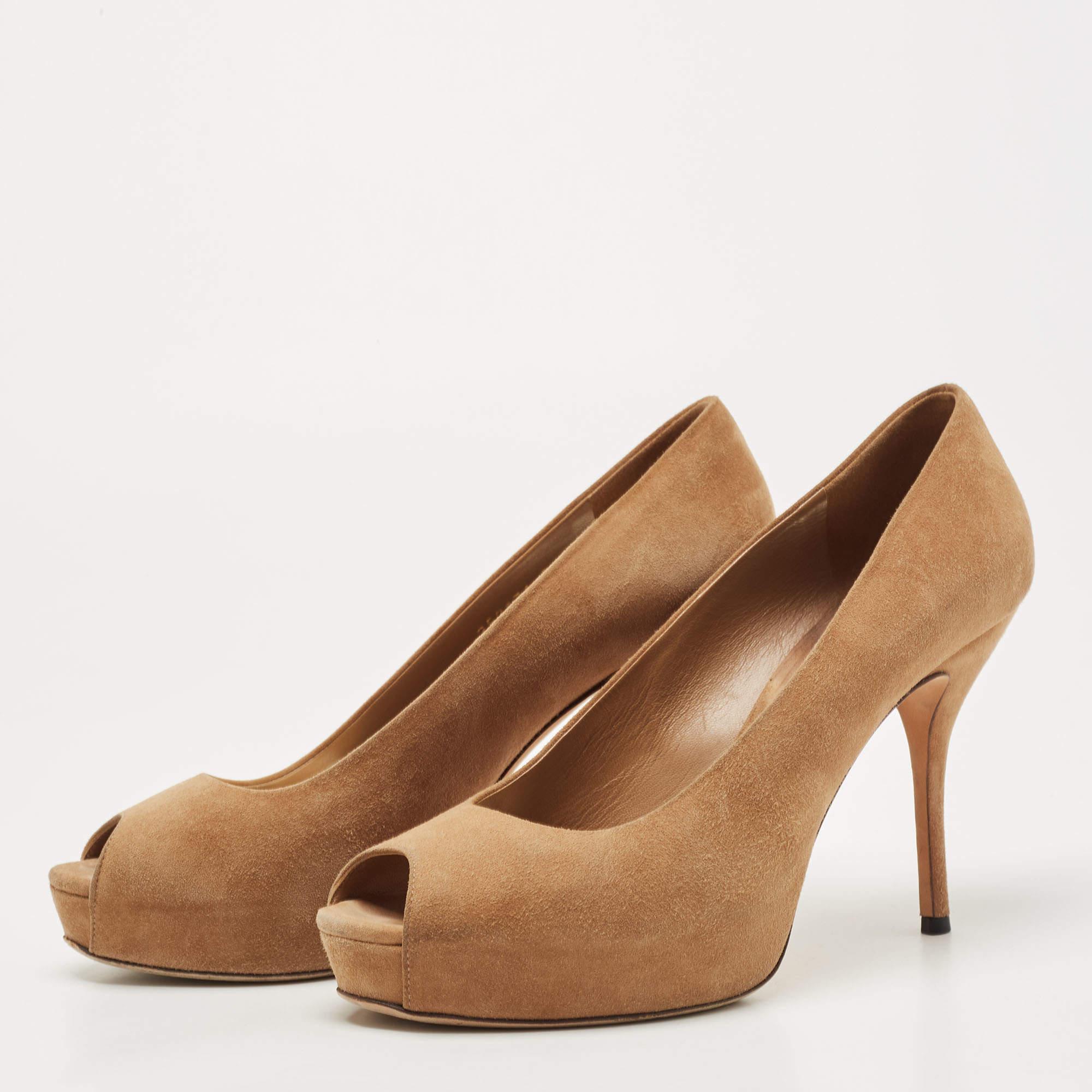 Make a chic style statement with these designer pumps. They showcase sturdy heels and durable soles, perfect for your fashionable outings!