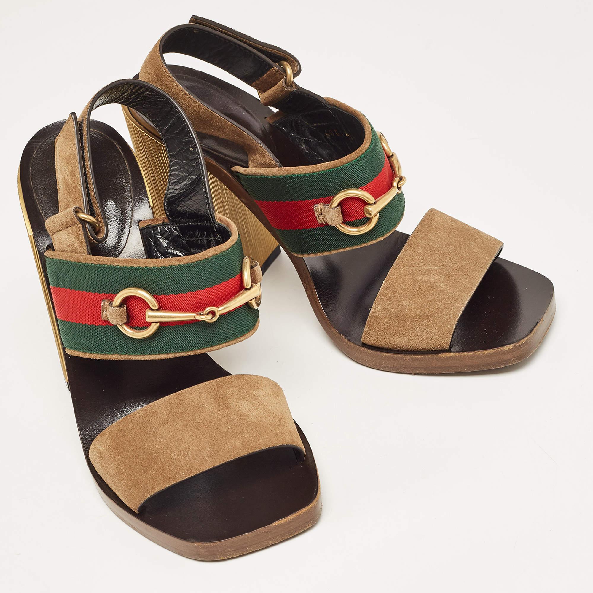 Gucci Brown Suede Web Horsebit Block Heel Slingback Sandals Size 37.5 In Good Condition For Sale In Dubai, Al Qouz 2