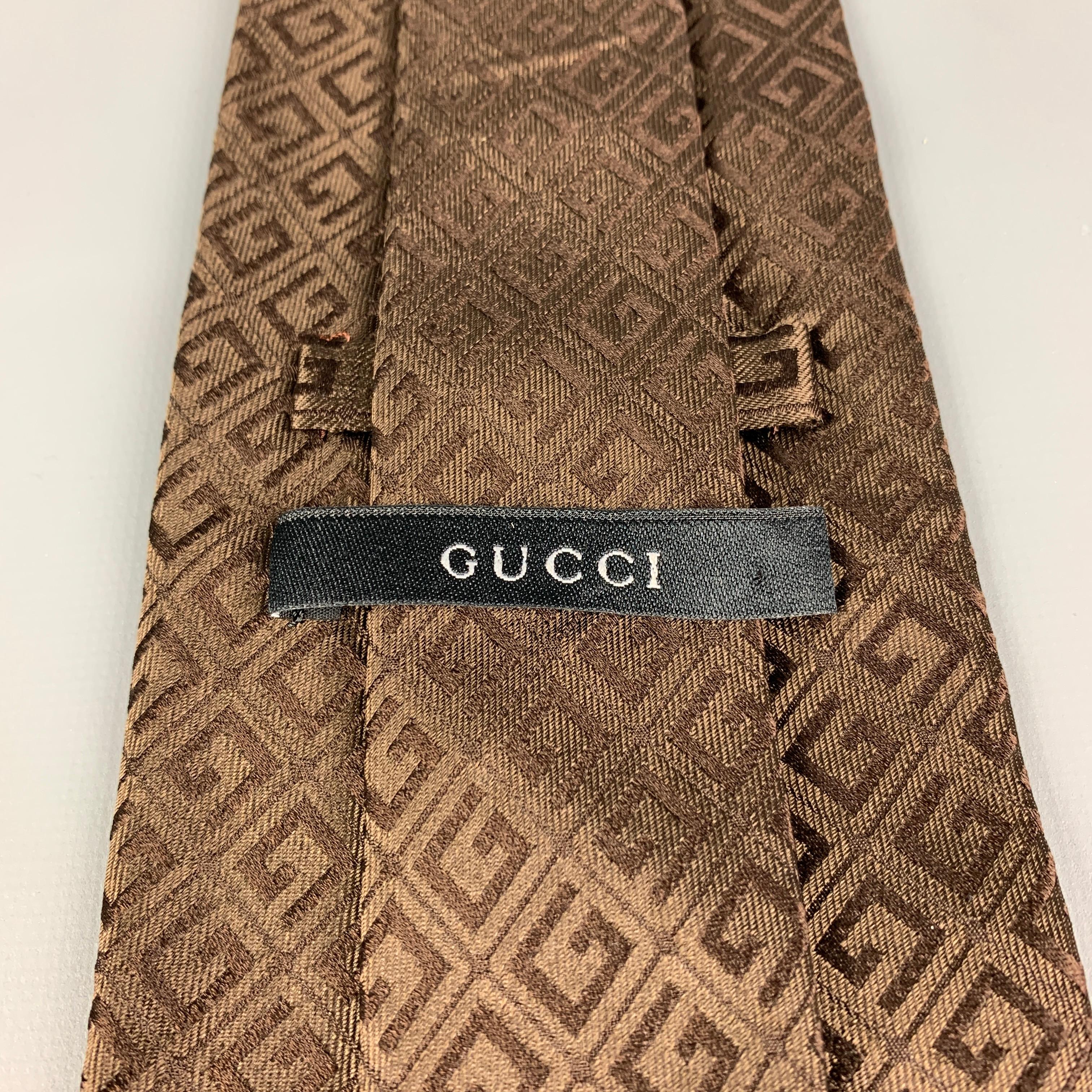 GUCCI Brown Textured Silk Jacquard Tie In Good Condition In San Francisco, CA