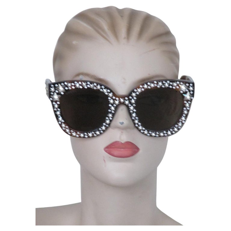 killing Ciro Takt Gucci Brown Tortoise Cat Eye Sunglasses Crystal Stars For Sale at 1stDibs