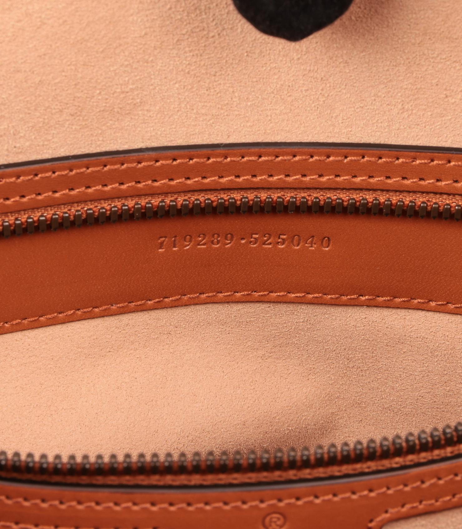 Gucci Brown, White & GG Supreme Coated Canvas Patchwork Maxi Diana en venta 7