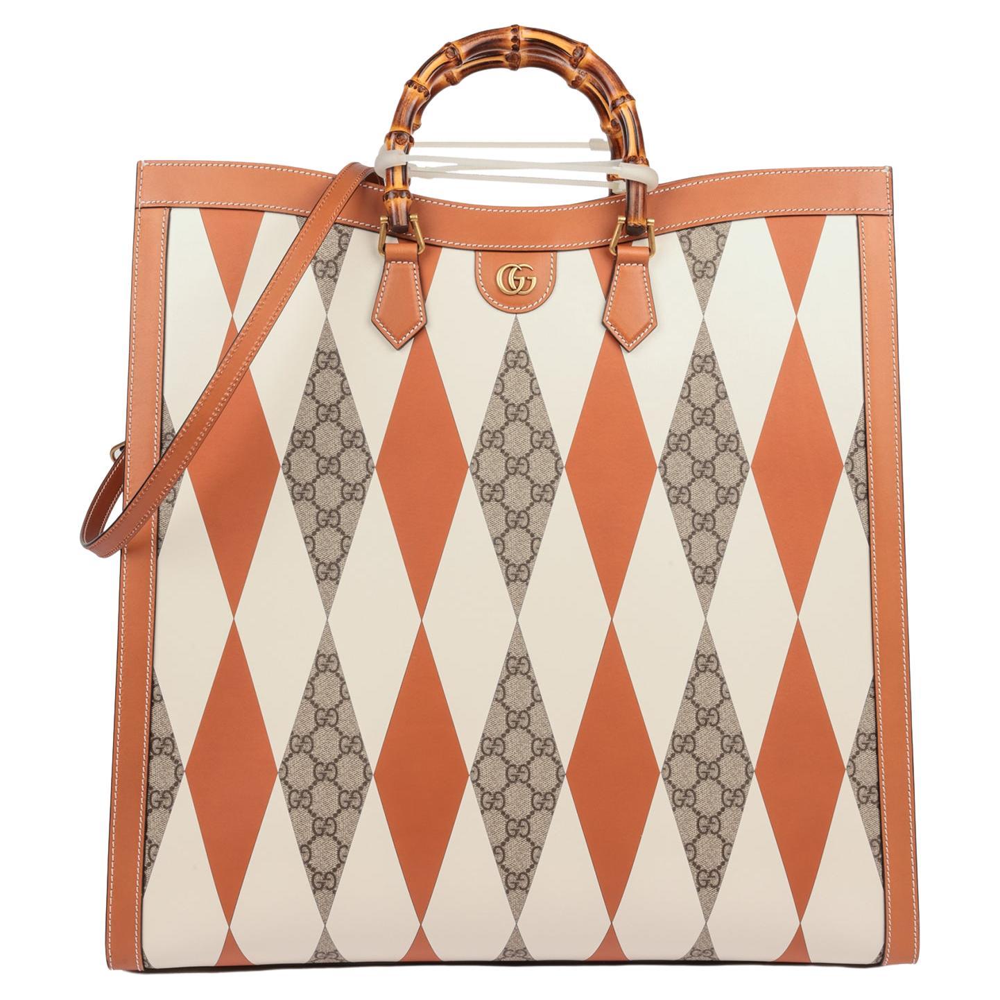 Gucci Brown, White & GG Supreme Coated Canvas Patchwork Maxi Diana en venta