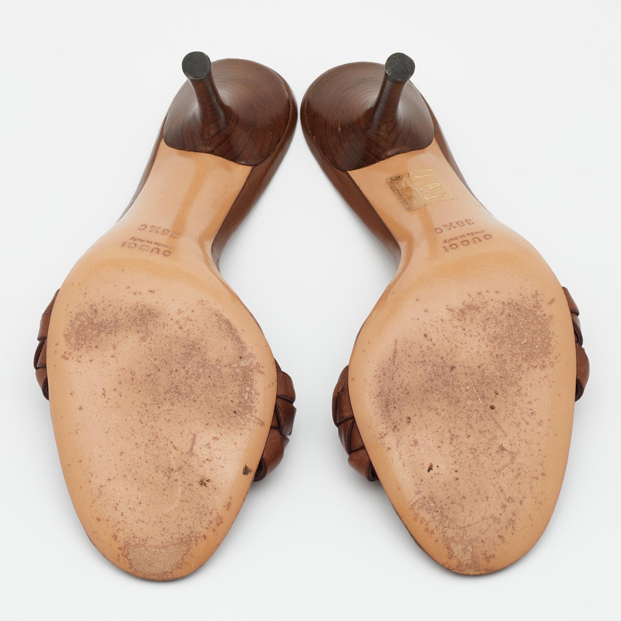 Gucci Brown Woven Leather Slide Sandals Size 36.5 In Good Condition In Dubai, Al Qouz 2