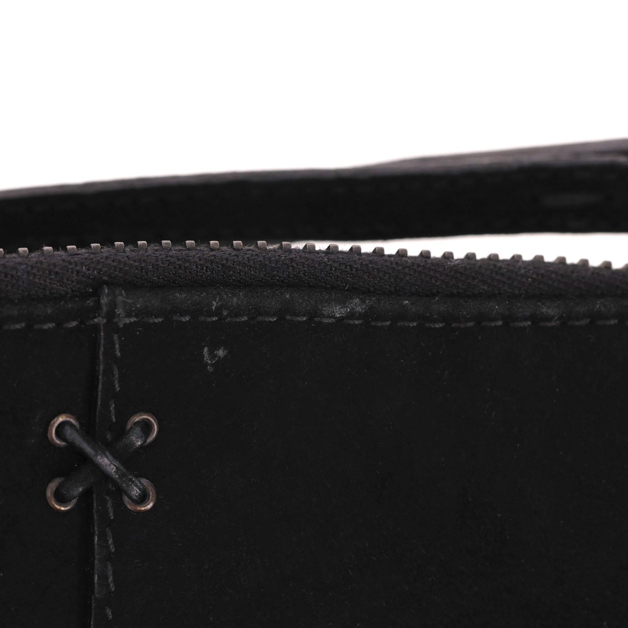 Pochette en daim avec boucle de Gucci en vente 8