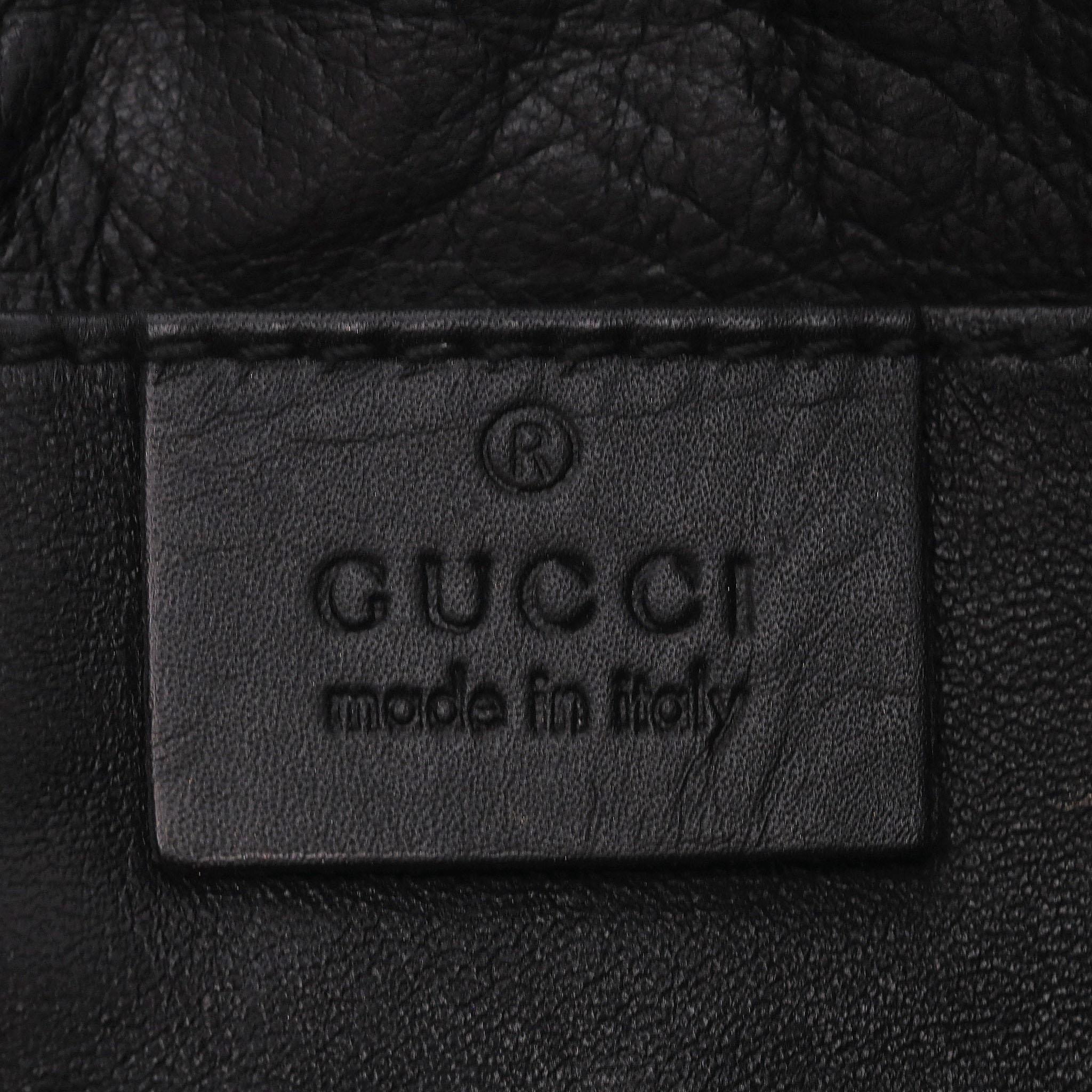 Pochette en daim avec boucle de Gucci en vente 1
