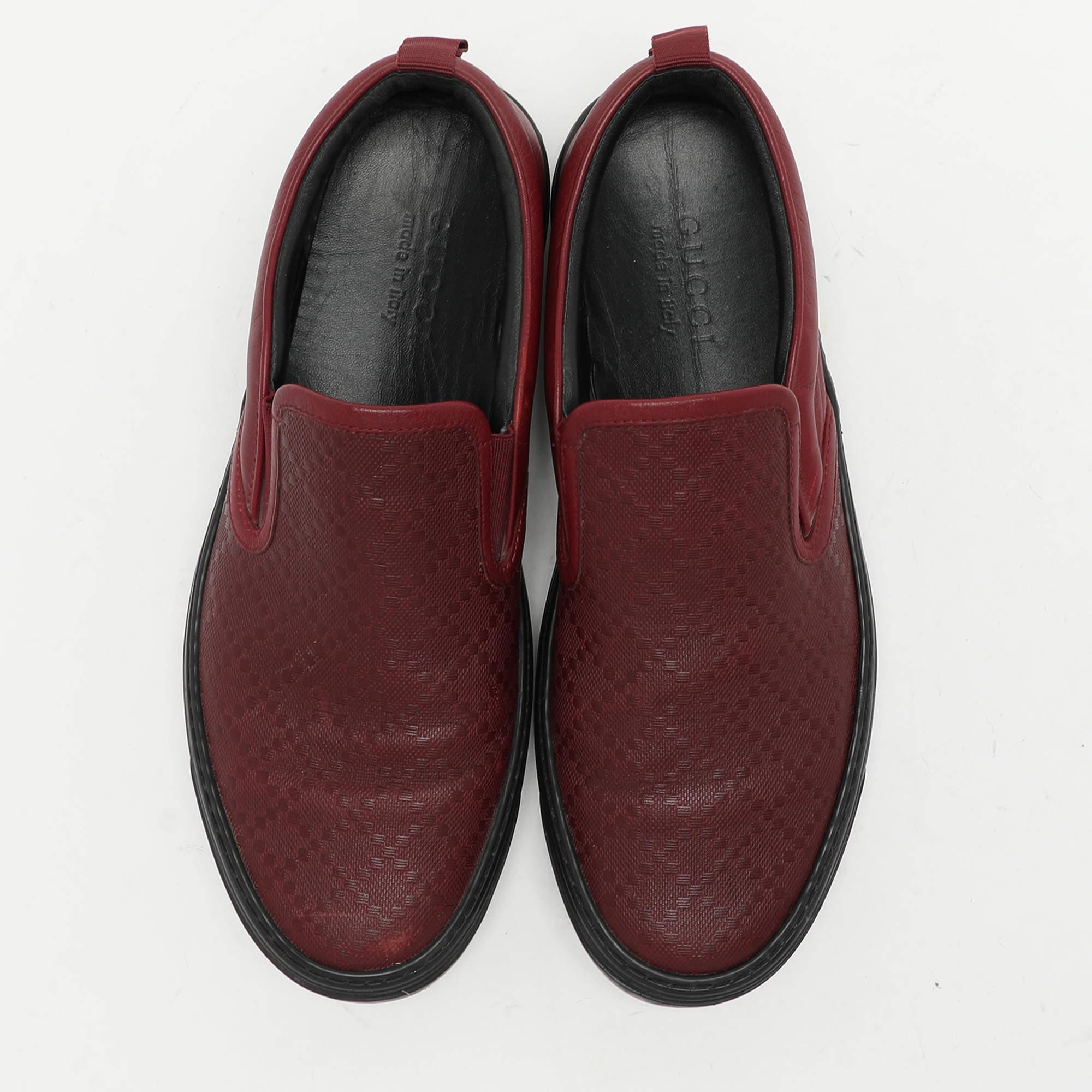 Gucci Burgunderfarbene Diamant-Leder-Slip-On-Turnschuhe 41,5 (Schwarz) im Angebot