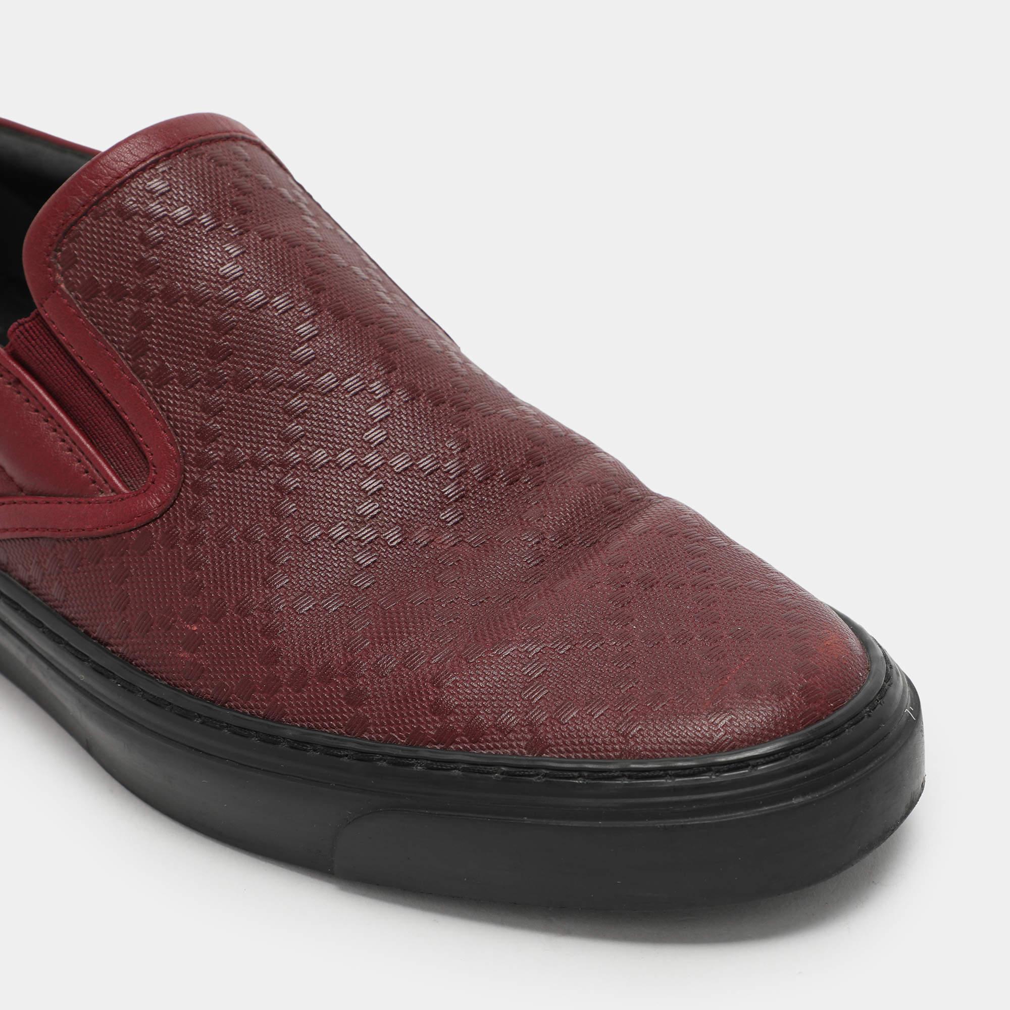Gucci Burgunderfarbene Diamant-Leder-Slip-On-Turnschuhe 41,5 im Angebot 2