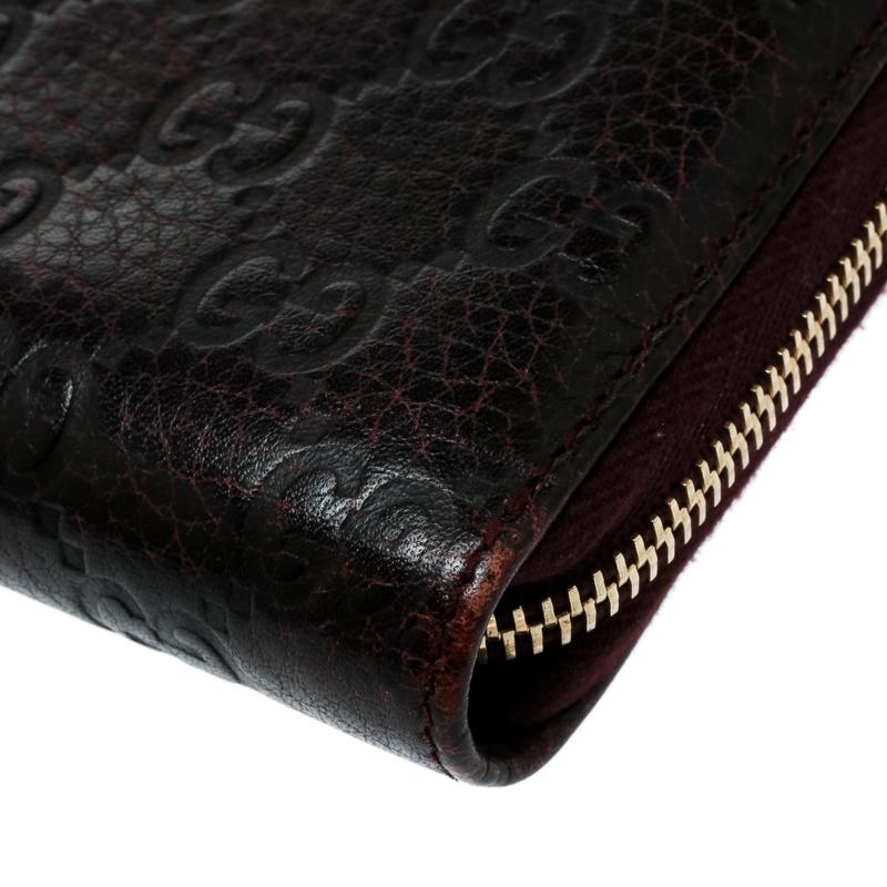 Gucci Burgundy Guccissima Leather Bamboo Tassel Zip Around Wallet In Good Condition In Dubai, Al Qouz 2