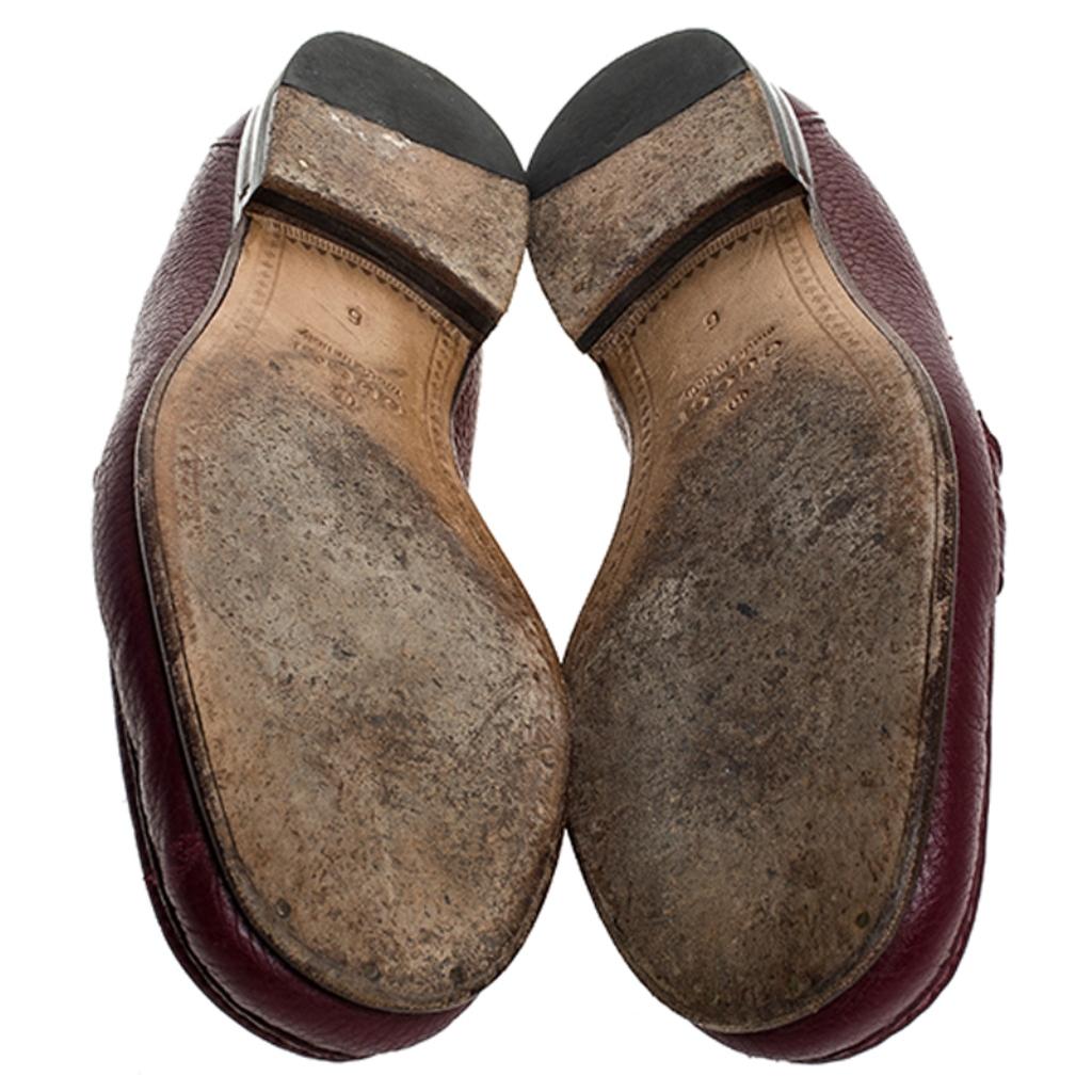 Gucci Burgundy Leather 1953 Horsebit Loafers Size 40 In Good Condition In Dubai, Al Qouz 2