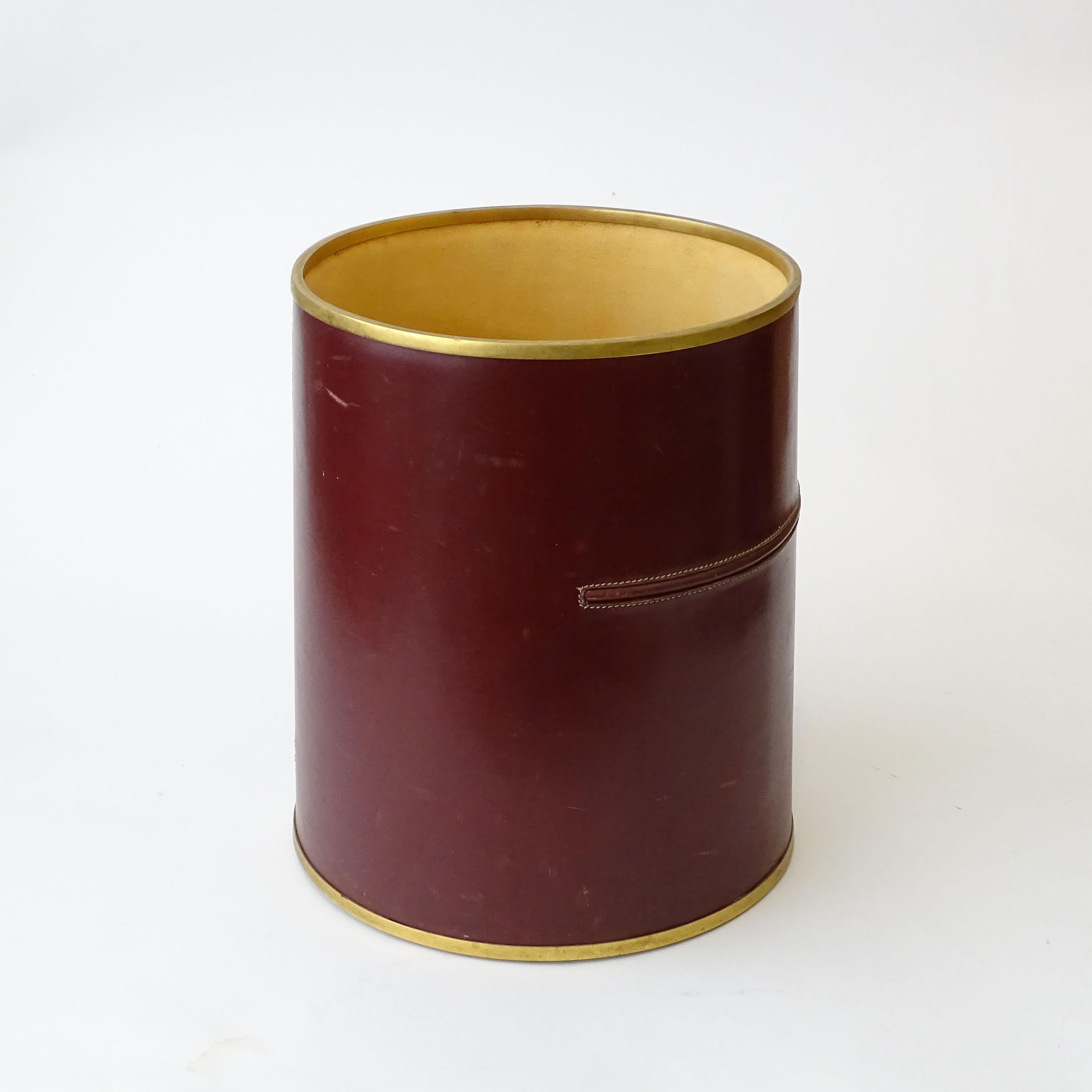 Mid-Century Modern Gucci Burgundy Leather and Brass Horsebit Waistpaper Basket, Italy 1950s For Sale
