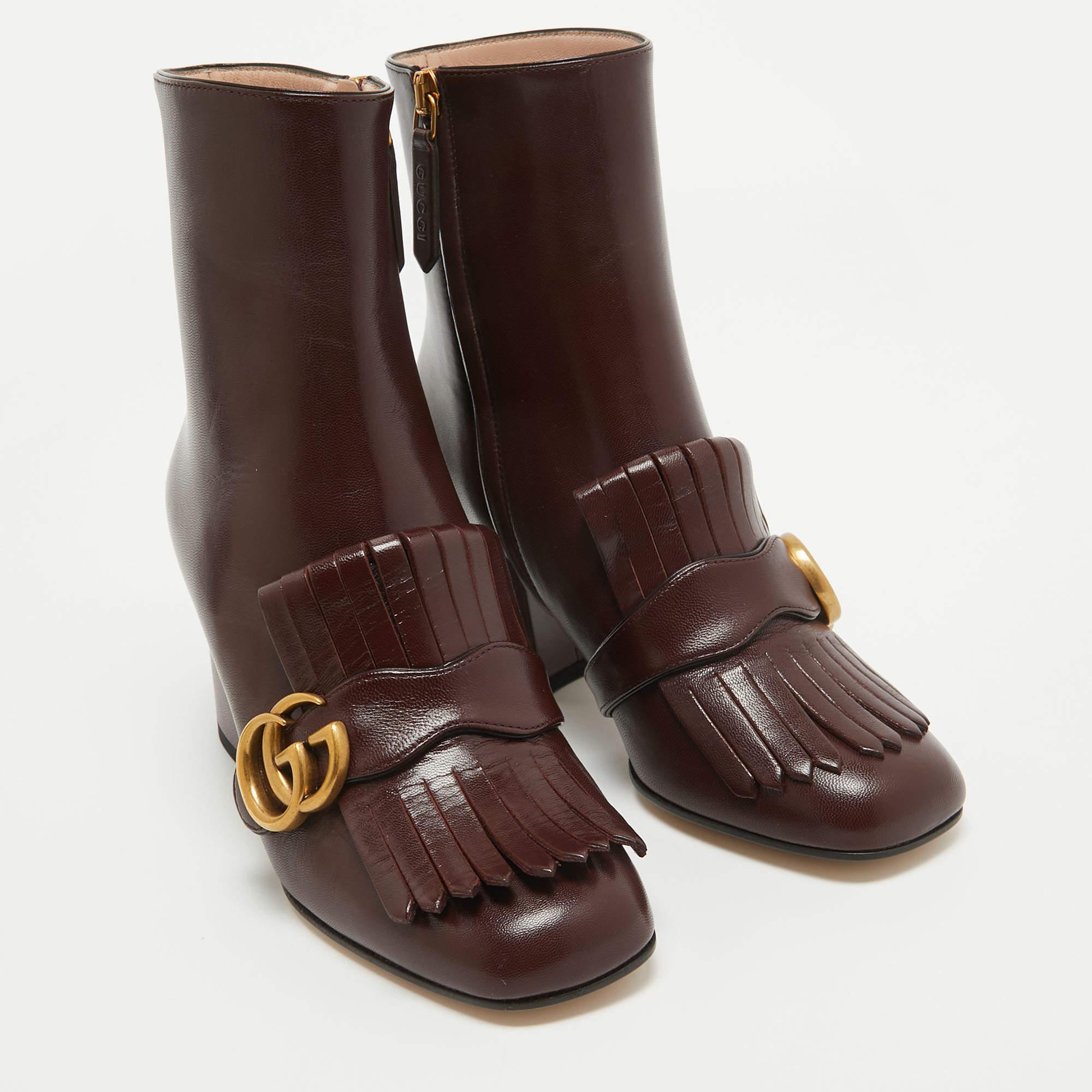 Gucci Burgundy Leather GG Marmont Fringe Ankle Boots Size 35.5 In Good Condition For Sale In Dubai, Al Qouz 2