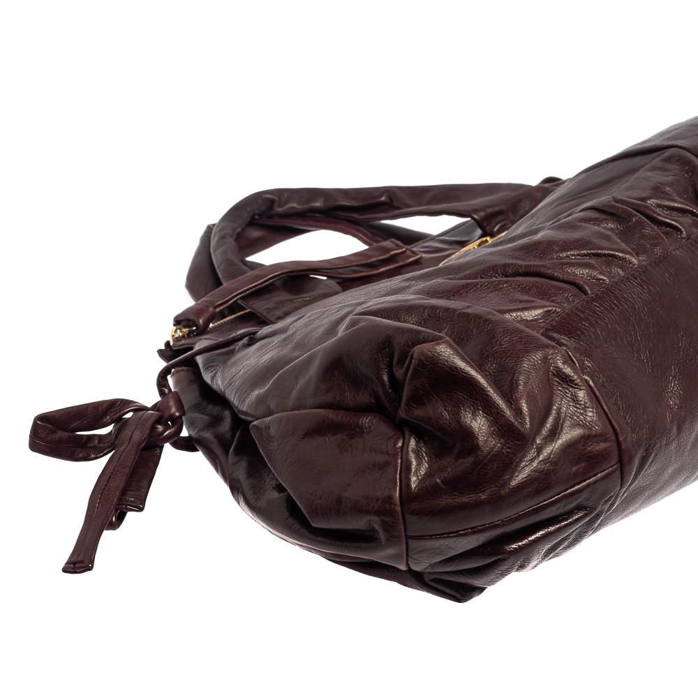 Gucci Große Hysteria-Tasche aus burgunderfarbenem Leder Damen im Angebot