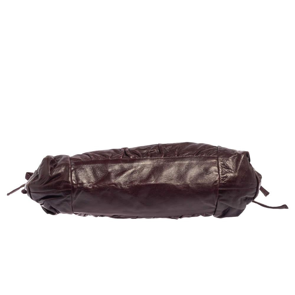 Gucci Große Hysteria-Tasche aus burgunderfarbenem Leder im Angebot 3