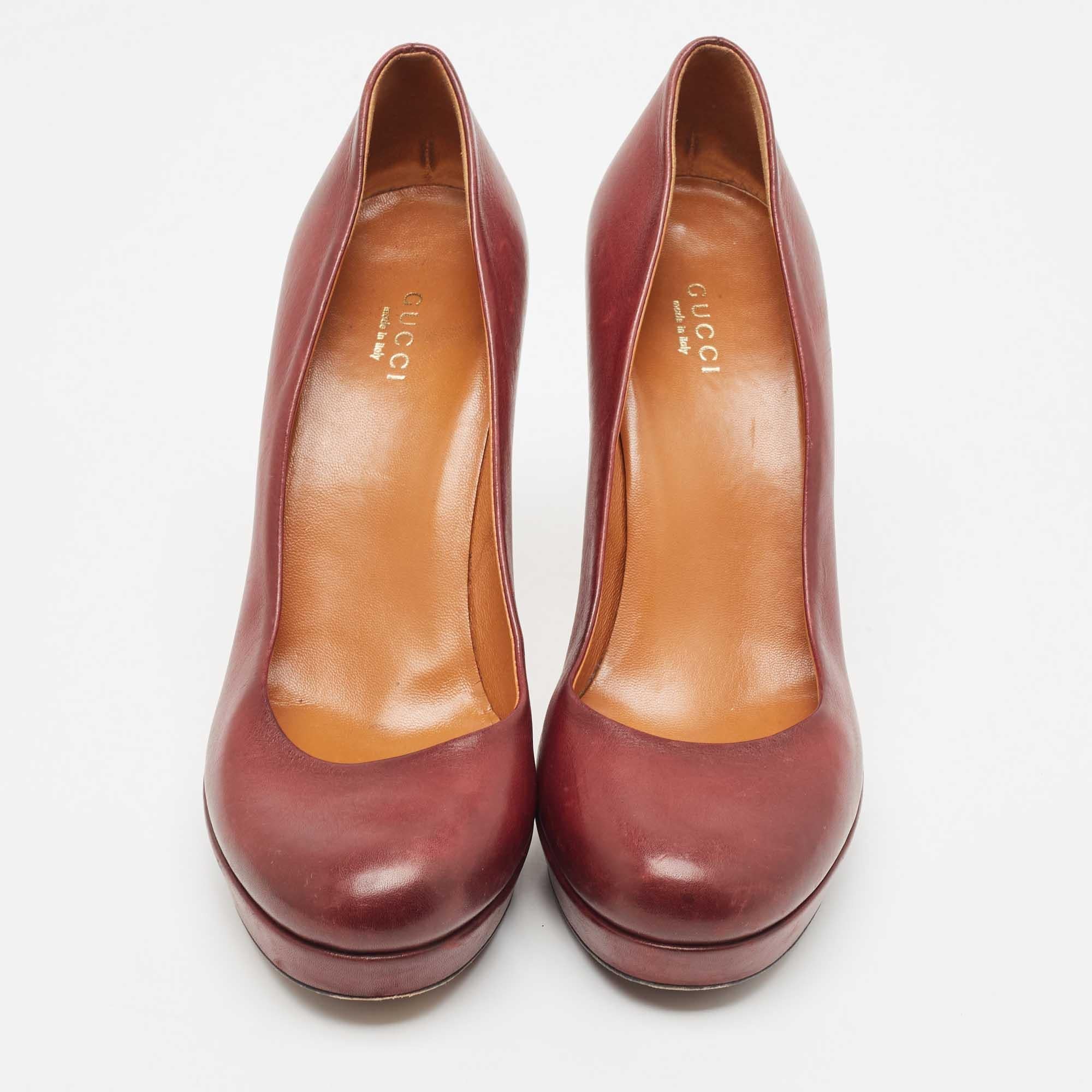 Brown Gucci Burgundy Leather Round Toe Platform Pumps Size 39 For Sale