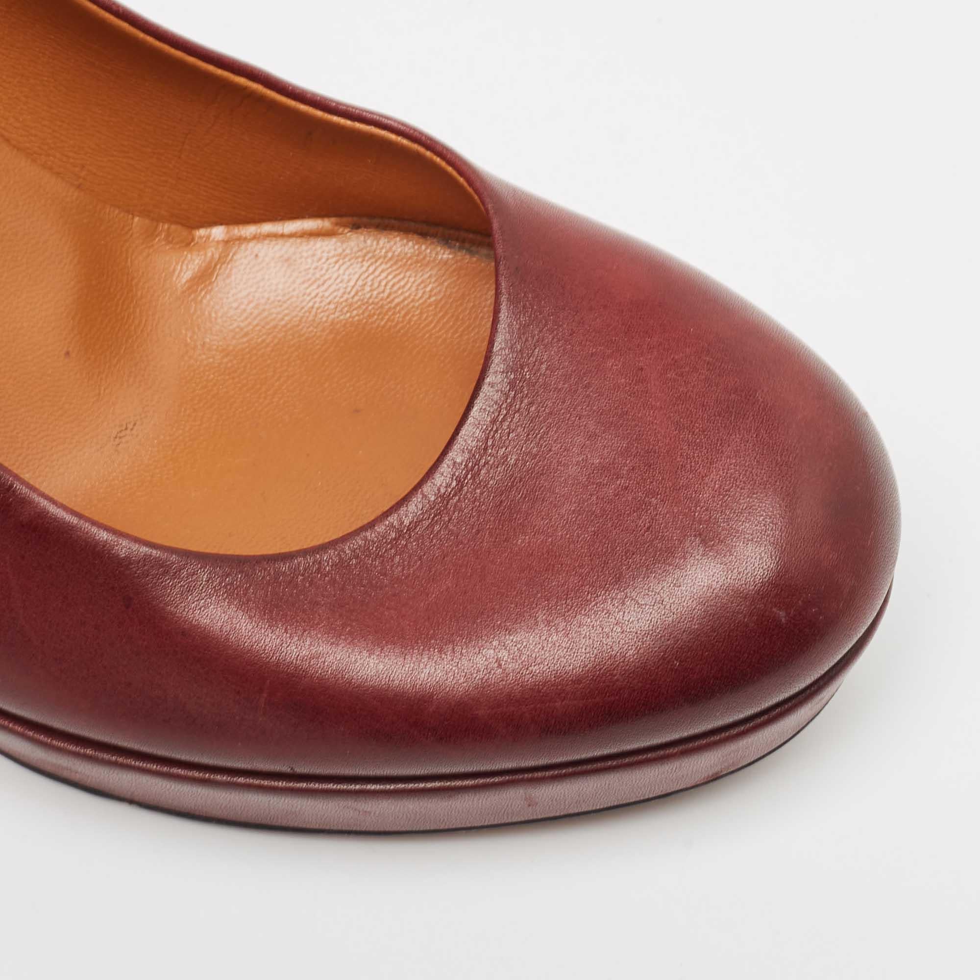Gucci Burgundy Leather Round Toe Platform Pumps Size 39 For Sale 3