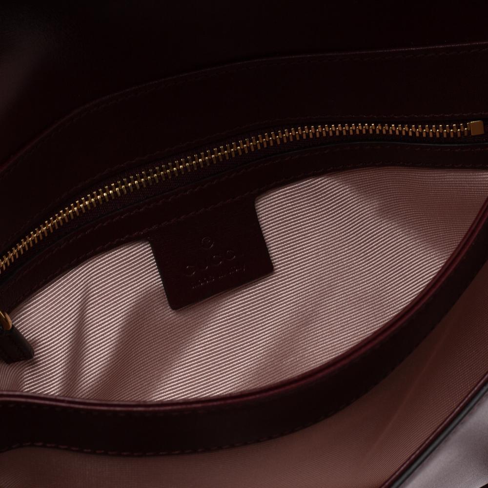 Gucci Burgundy Leather Small Arli Shoulder Bag In Good Condition In Dubai, Al Qouz 2