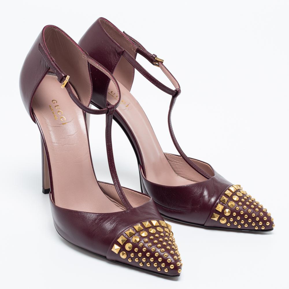 Gucci Burgundy Leather Studded Cap-Toe T-Strap Pumps Size 39 In Good Condition In Dubai, Al Qouz 2