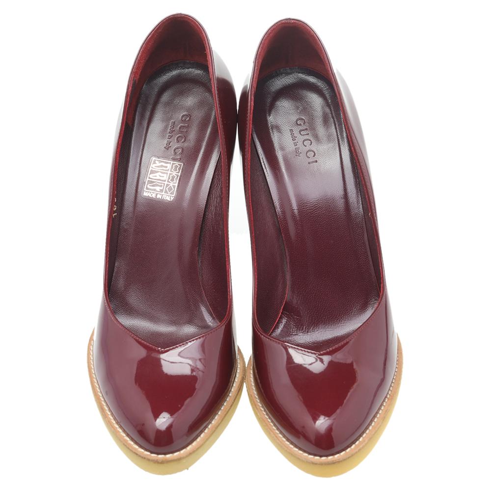 Women's Gucci Burgundy Patent Leather Round Toe Pumps Size 37.5 For Sale