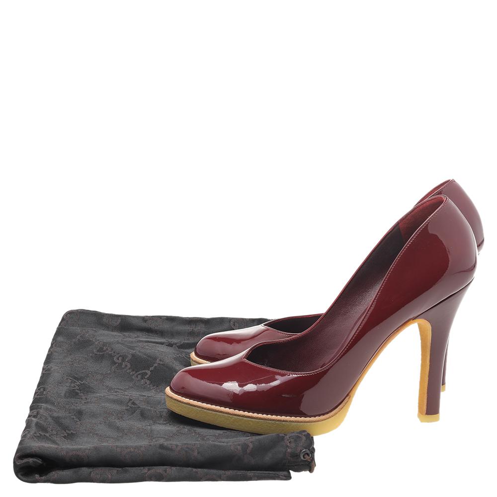 Gucci Burgundy Patent Leather Round Toe Pumps Size 37.5 For Sale 3