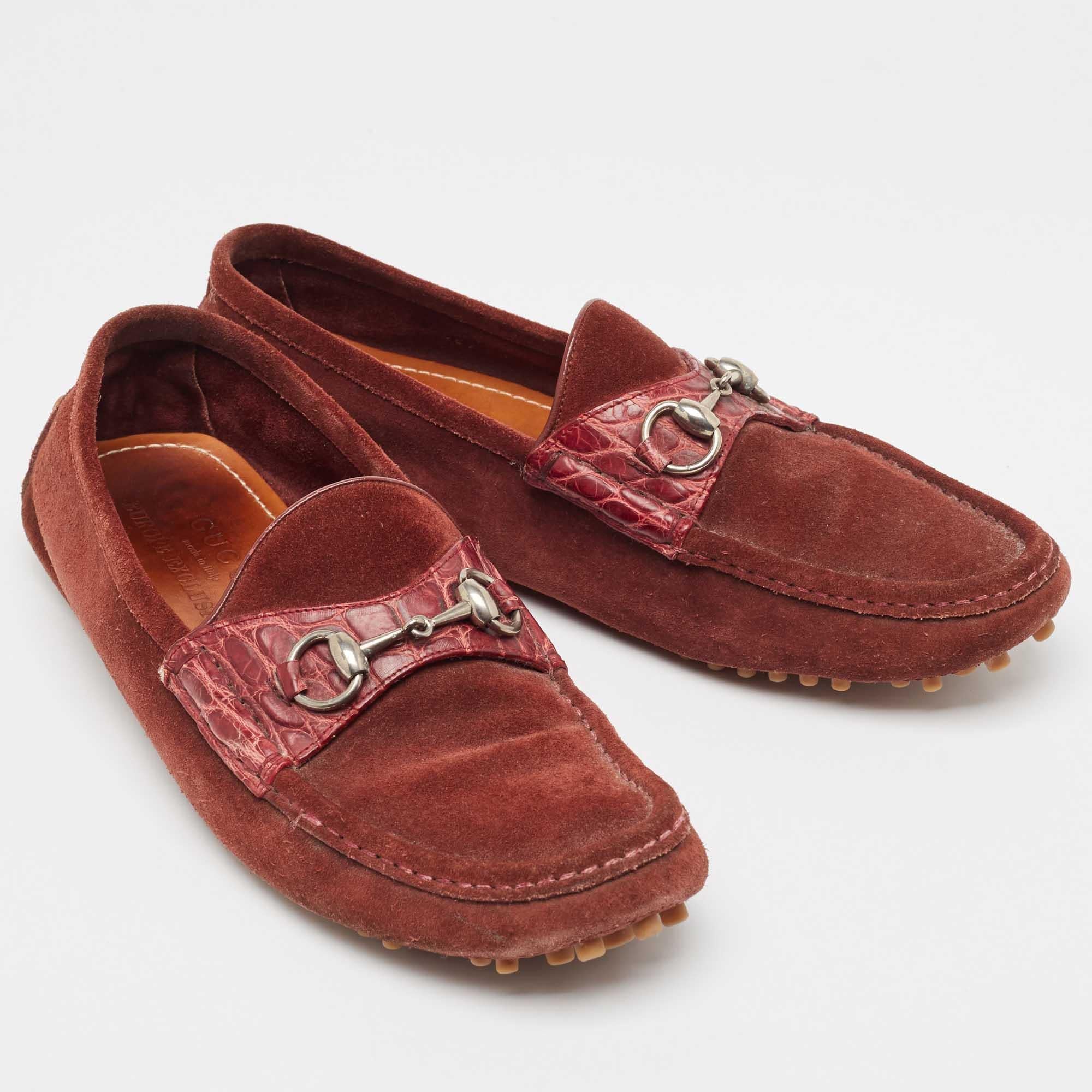 Gucci Burgundy Suede Slip On Loafers Size 43 In Good Condition In Dubai, Al Qouz 2