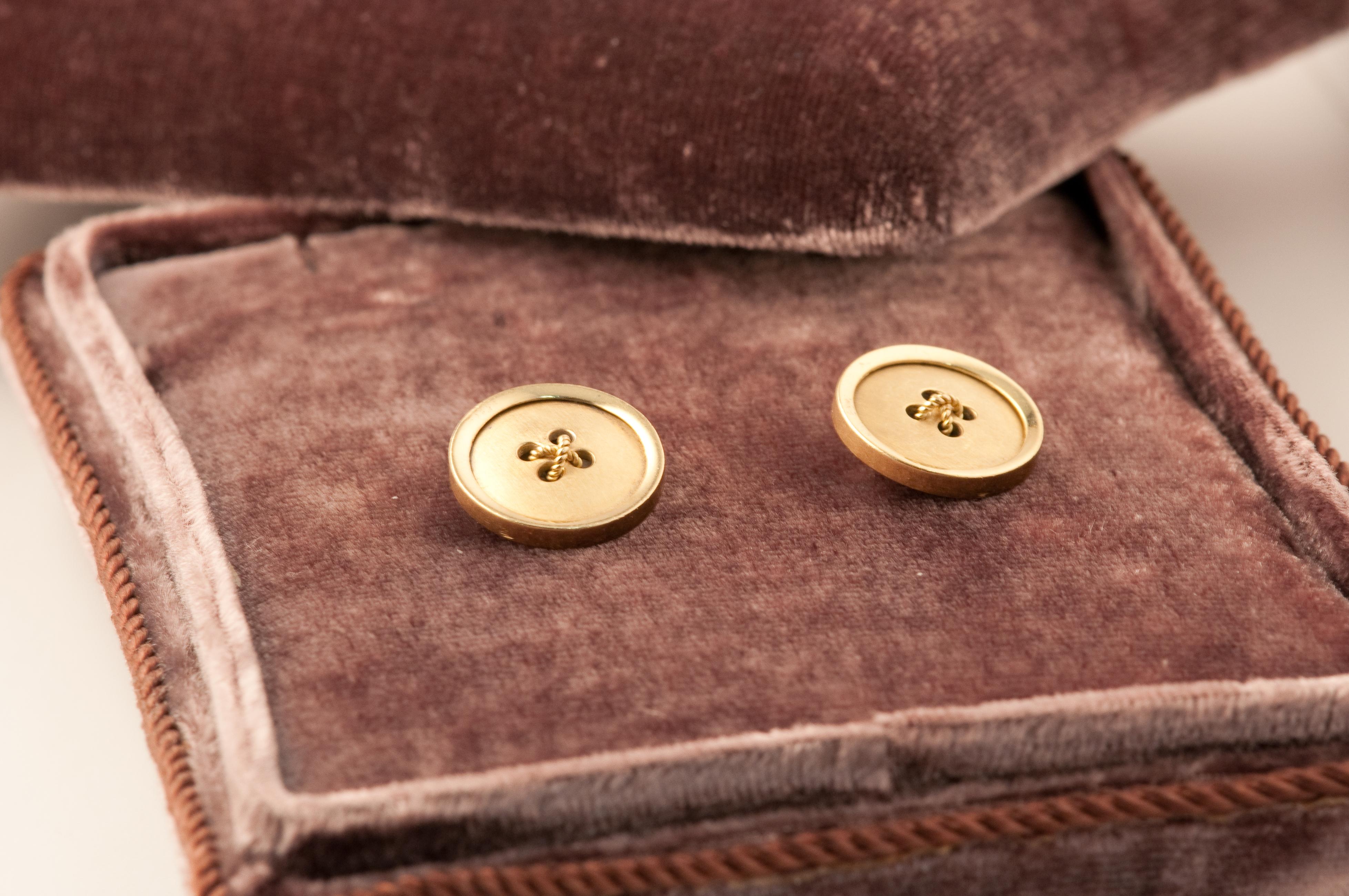gold gucci buttons