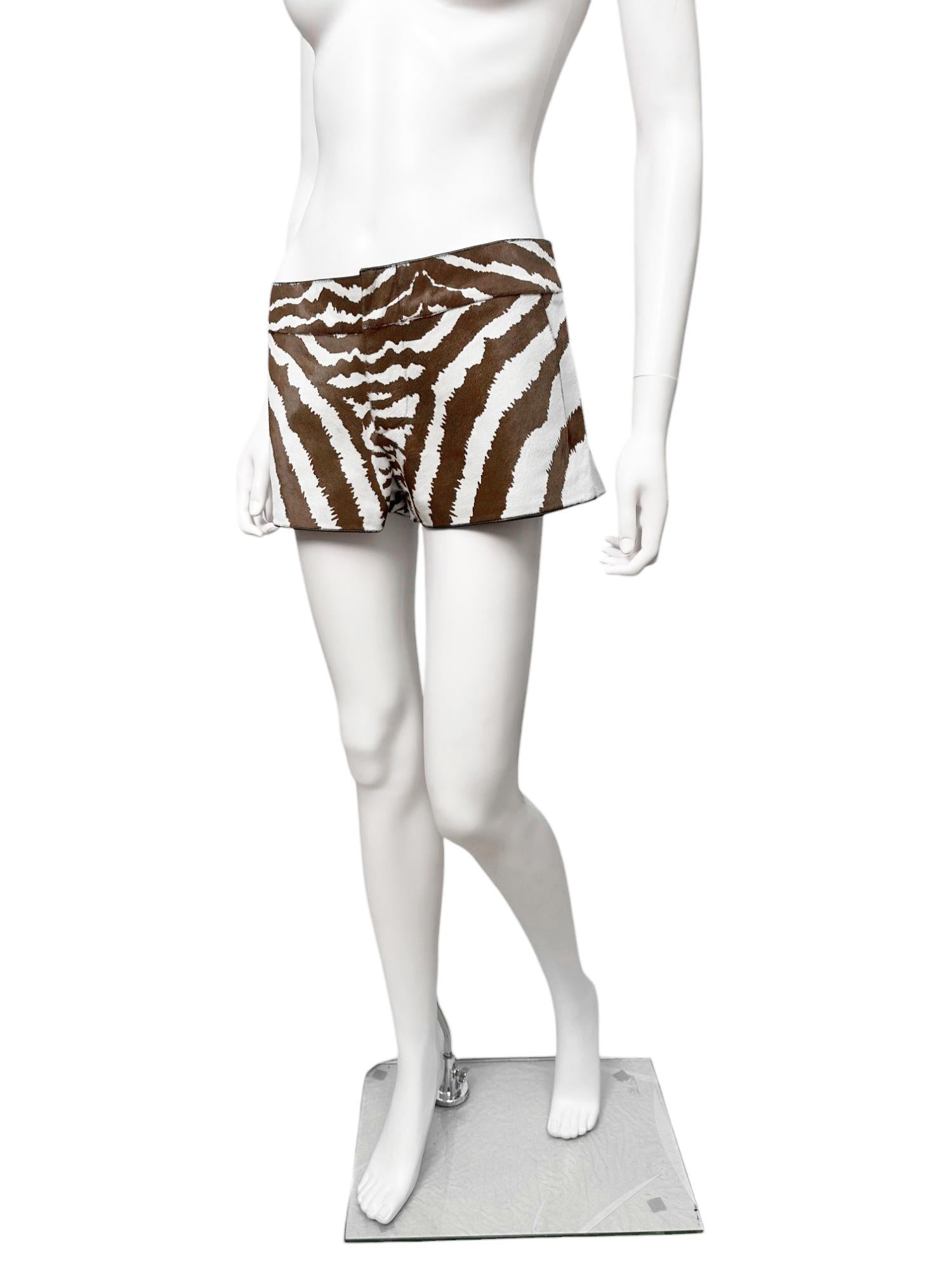 Gucci by Alessandra Facchinetti Cruise 2006 - Short imprimé zèbre en poils de poney Pour femmes en vente