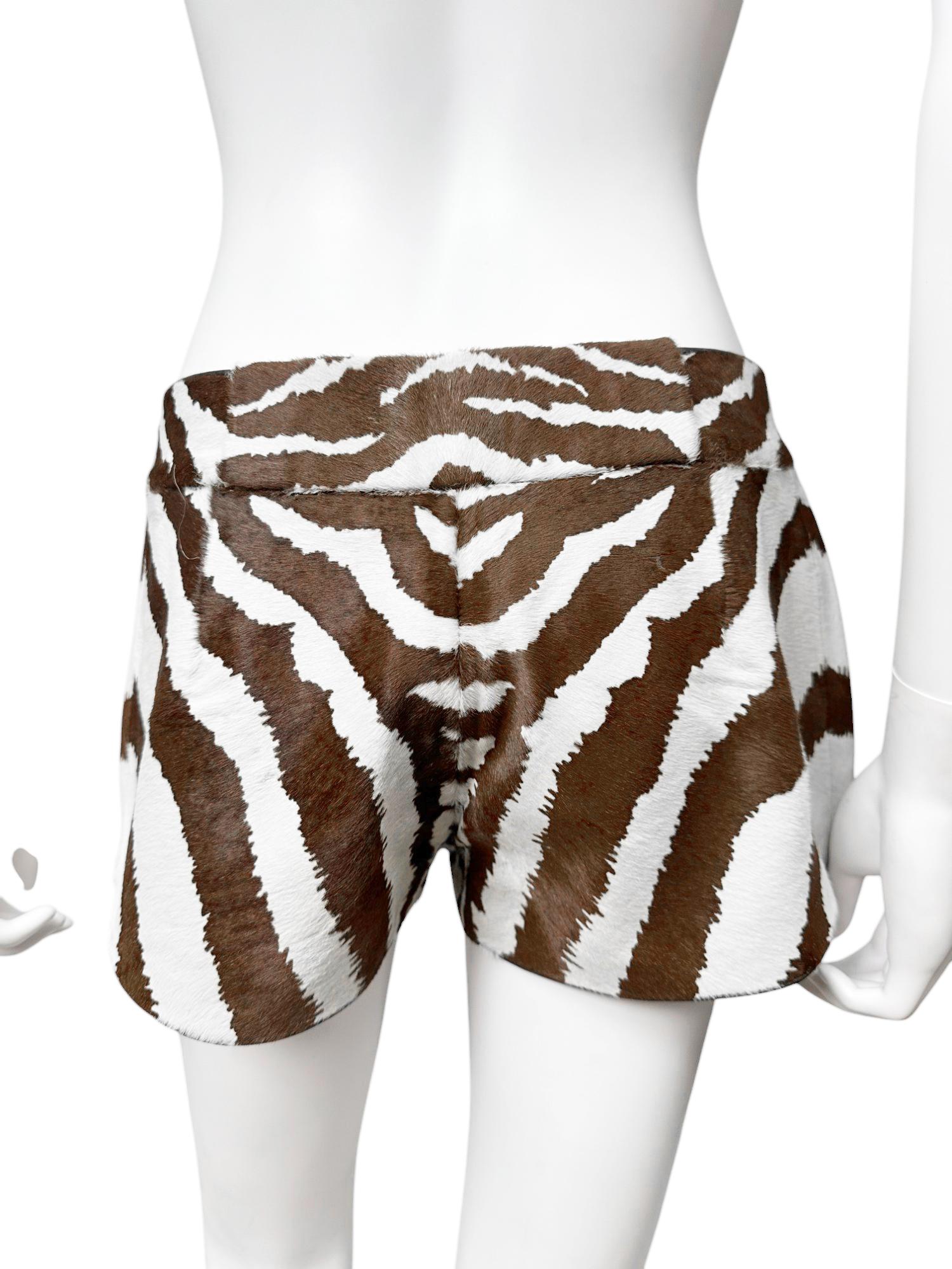 Gucci by Alessandra Facchinetti Cruise 2006 - Short imprimé zèbre en poils de poney en vente 3